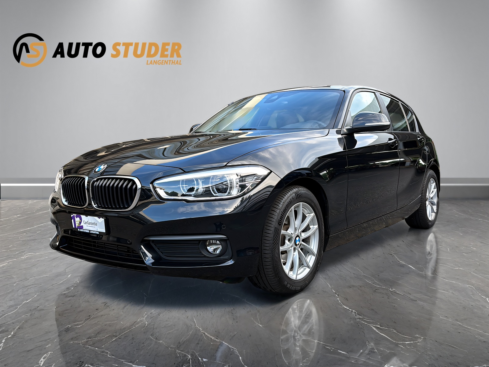 BMW 118i Essential Ed.-showroom-element-1