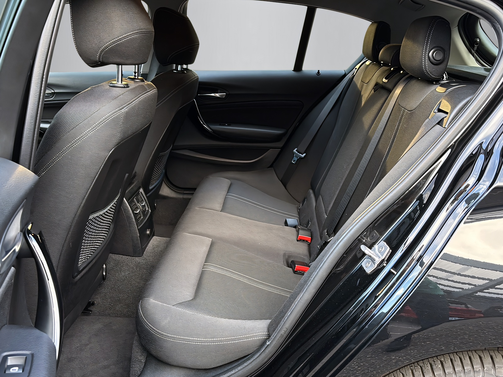 BMW 118i Essential Ed.-image-6