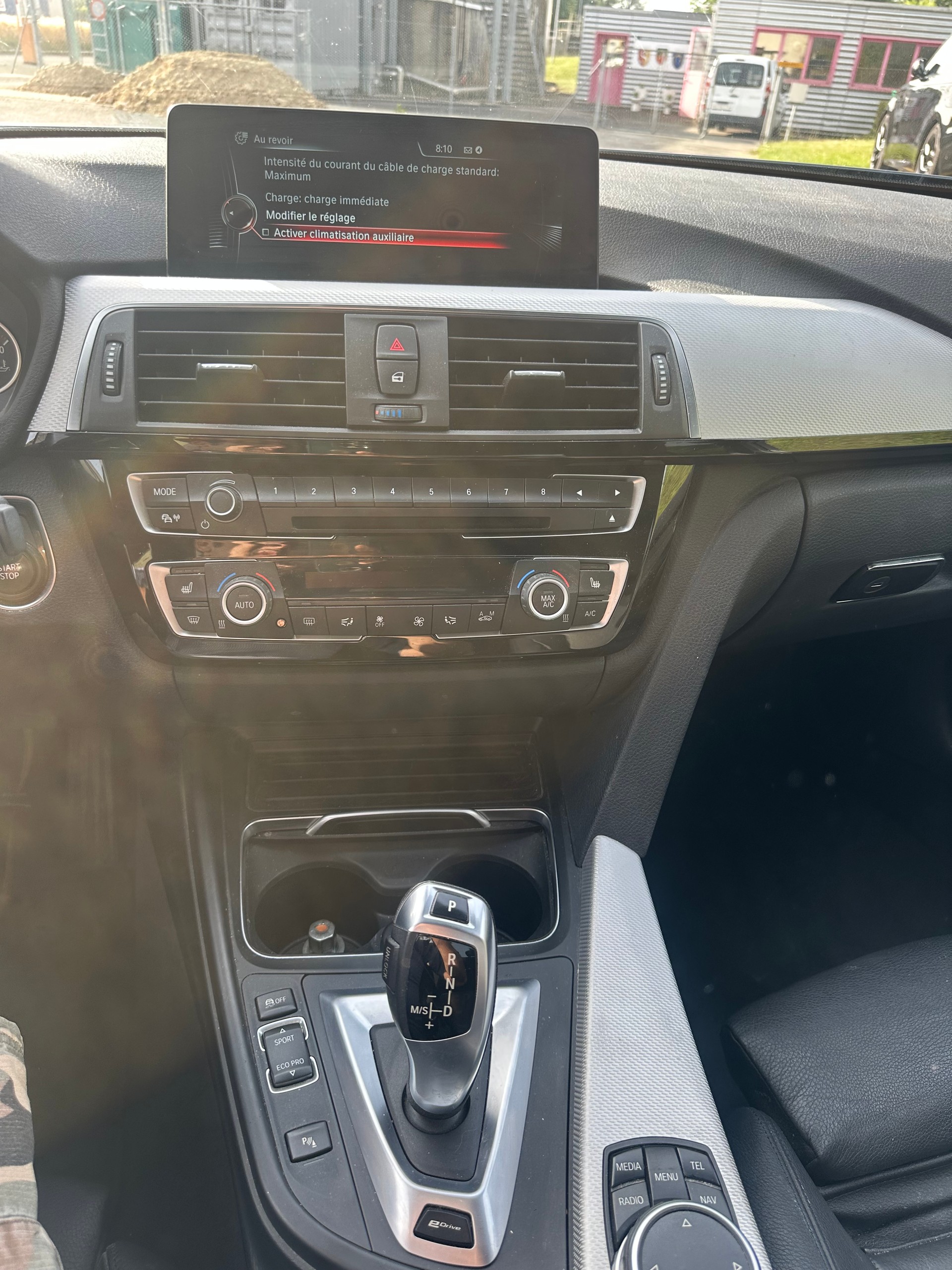 BMW 330e iPerformance M Sport Steptronic-image-4