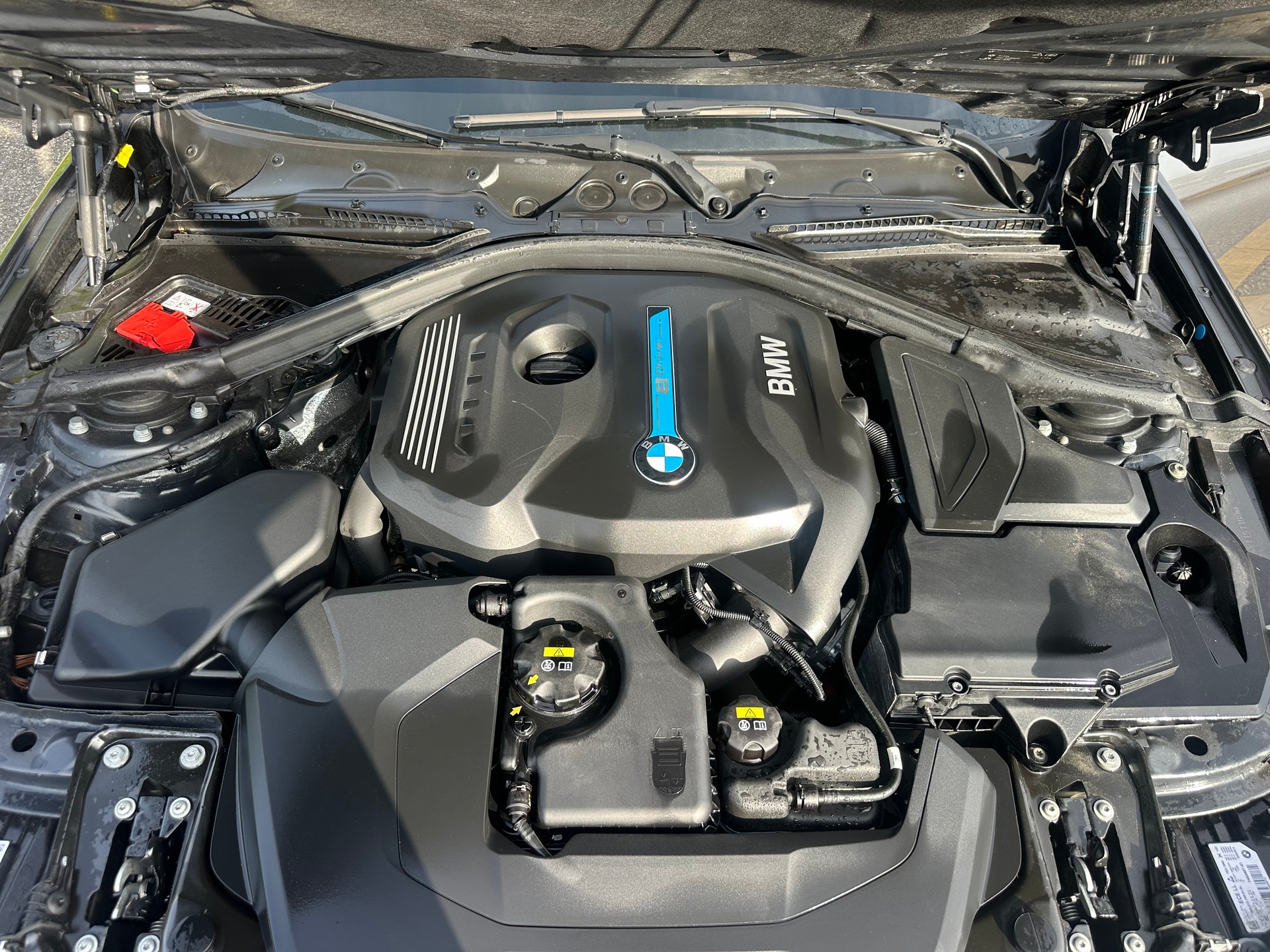 BMW 330e iPerformance M Sport Steptronic-image-3