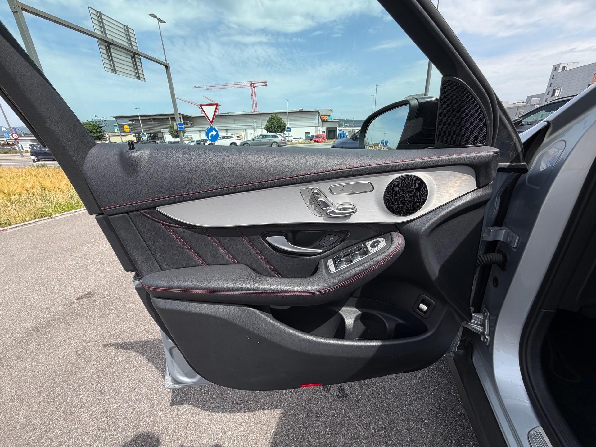 MERCEDES-BENZ GLC 43 AMG 4Matic 9G-Tronic-image-18