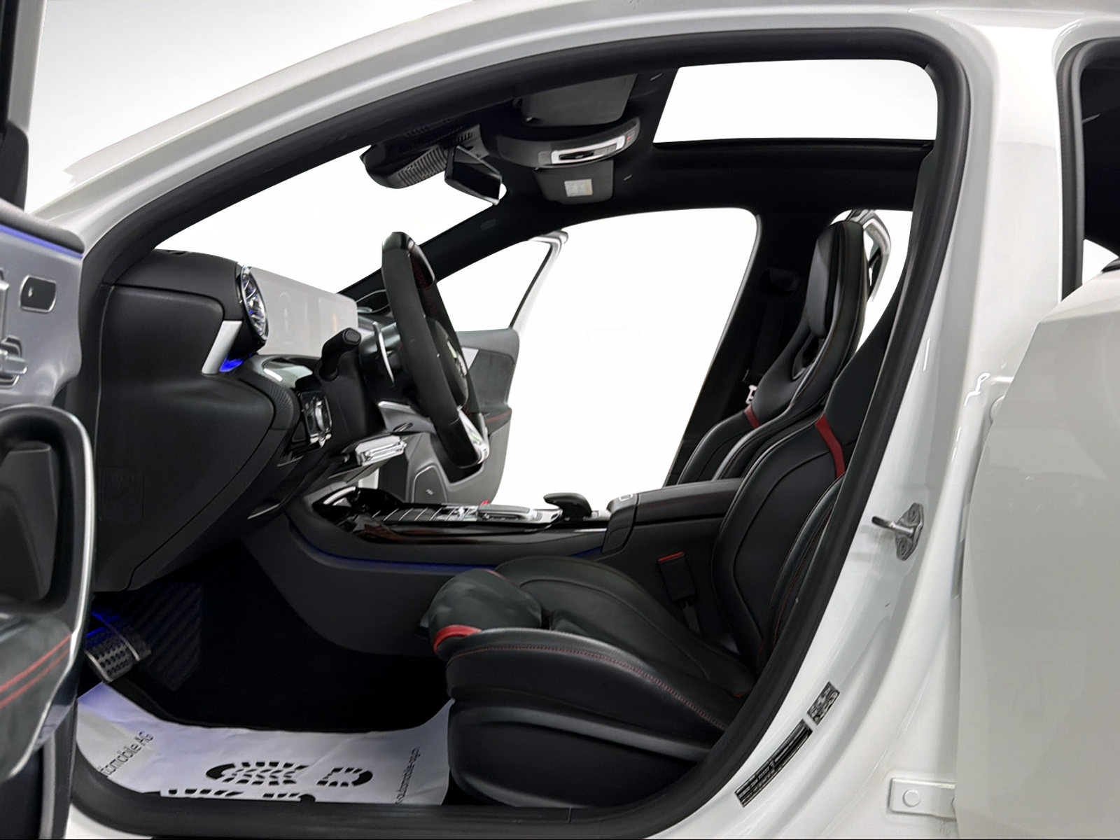MERCEDES-BENZ A 45 S Performance 422PS Polarweiss AMG 4Matic+ Speedshift/ 360° Kamera / Panoramadach / Burmester / Head-Up / Night Paket /-image-5