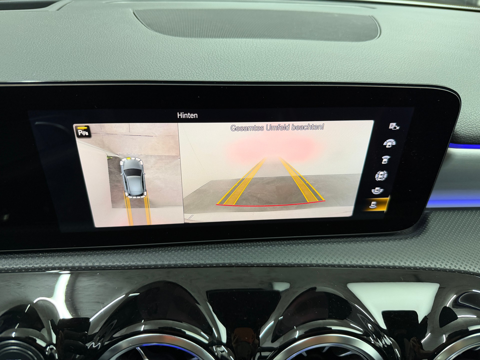 MERCEDES-BENZ A 45 S Performance 422PS Polarweiss AMG 4Matic+ Speedshift/ 360° Kamera / Panoramadach / Burmester / Head-Up / Night Paket /-image-16