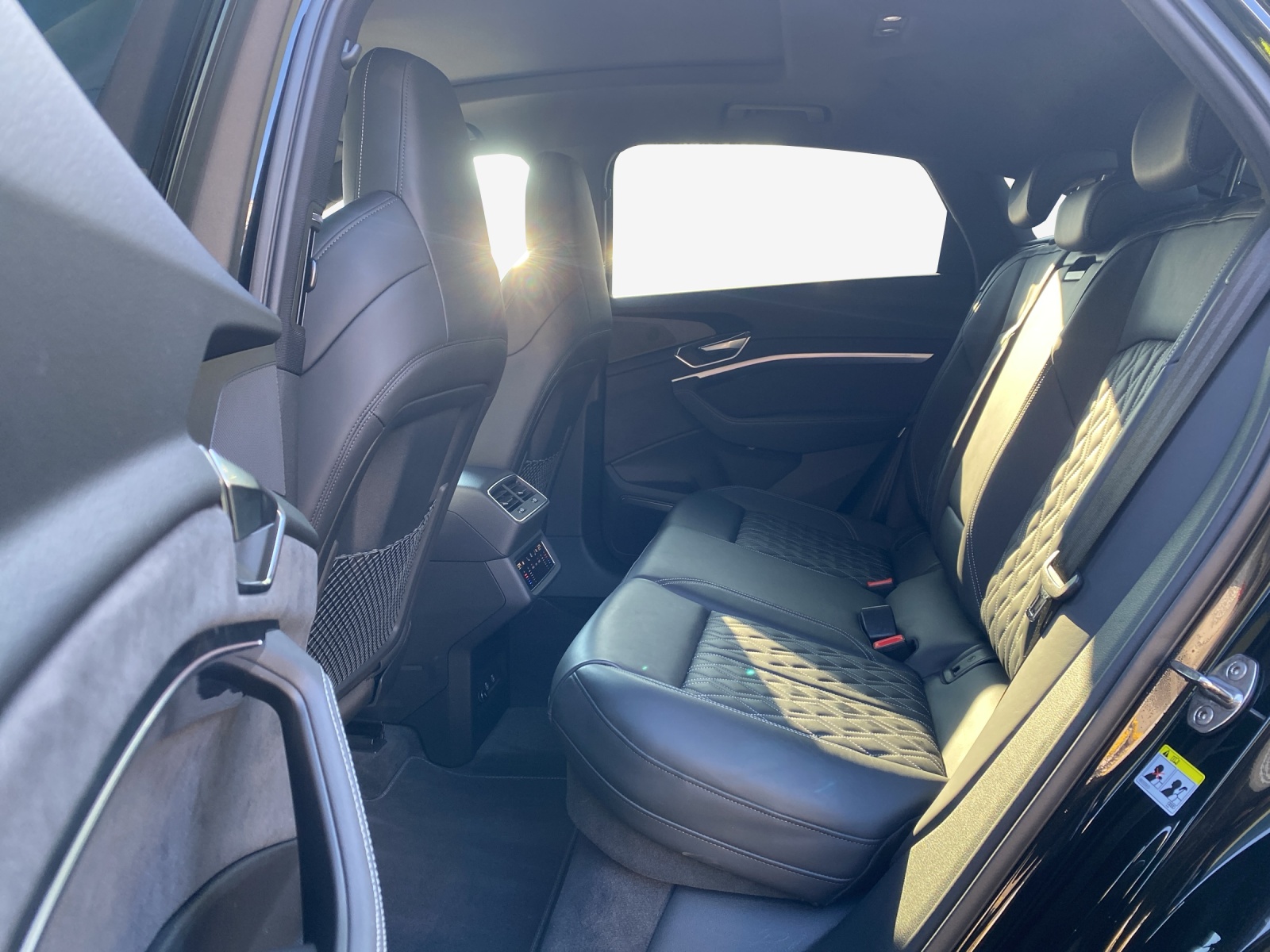AUDI e-tron S Sportback quattro-image-11