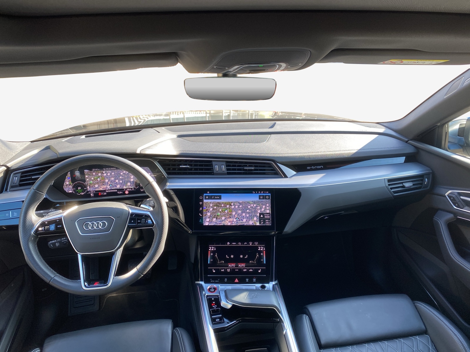 AUDI e-tron S Sportback quattro-image-8