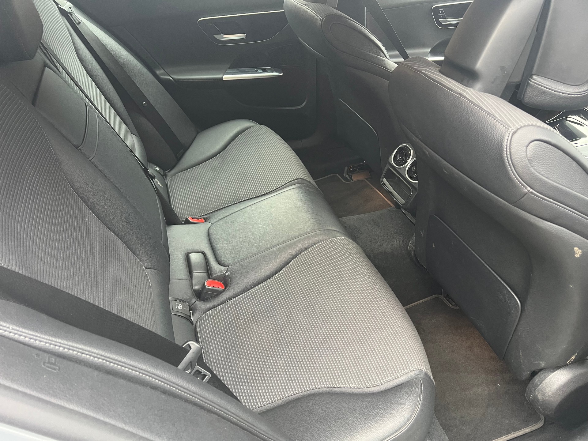 MERCEDES-BENZ C 220 d T 4Matic Avantgarde-image-9