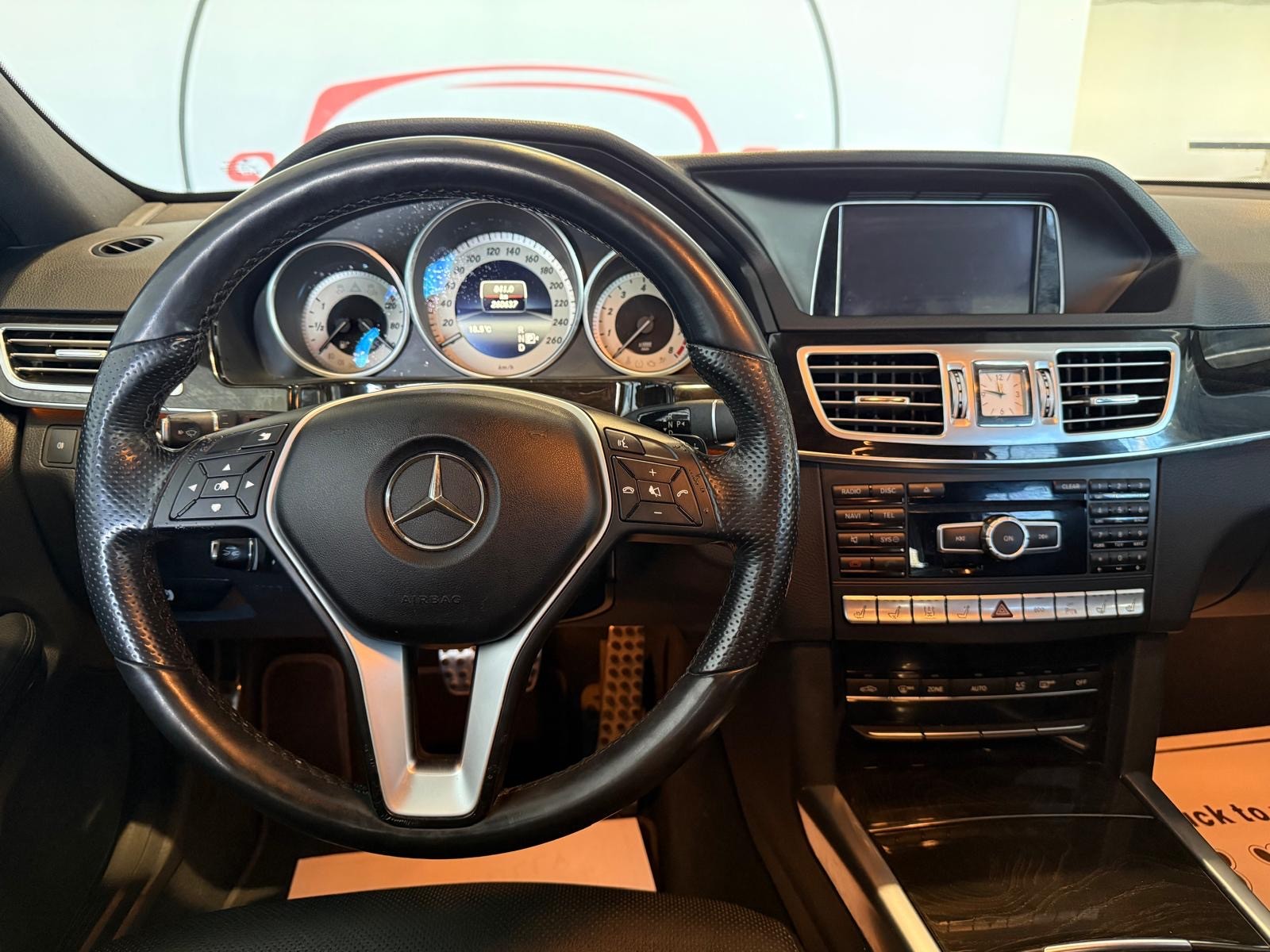 MERCEDES-BENZ E 400 Avantgarde 4Matic 7G-Tronic-image-10