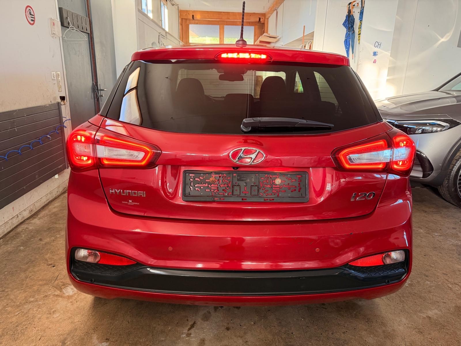 HYUNDAI i20 1.0 T-GDi Amplia-image-2