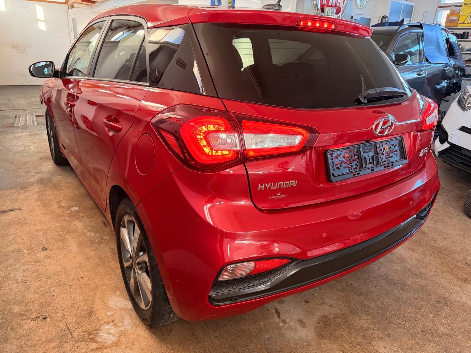 HYUNDAI i20 1.0 T-GDi Amplia-image-3