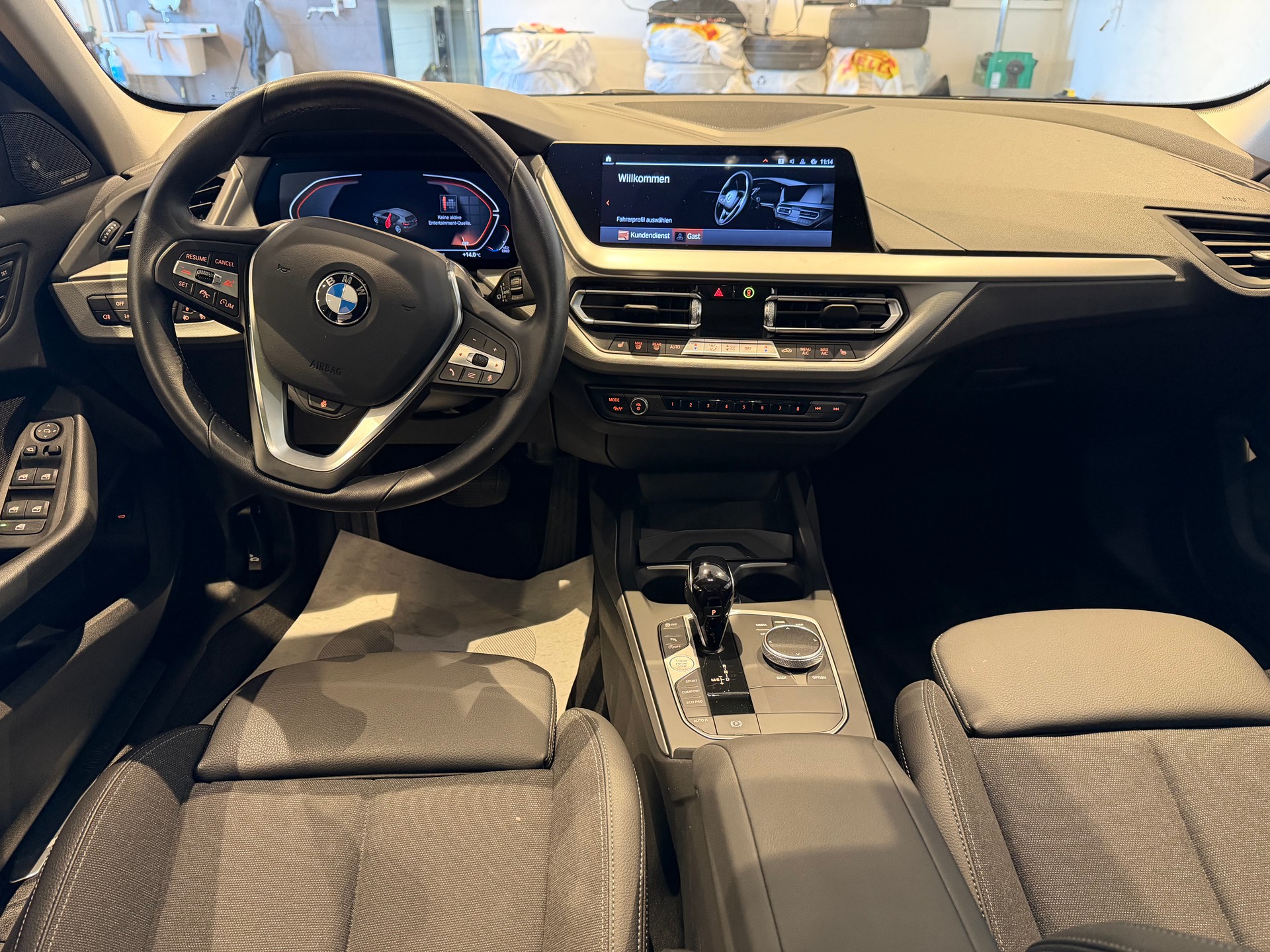 BMW 120d xDrive-image-11