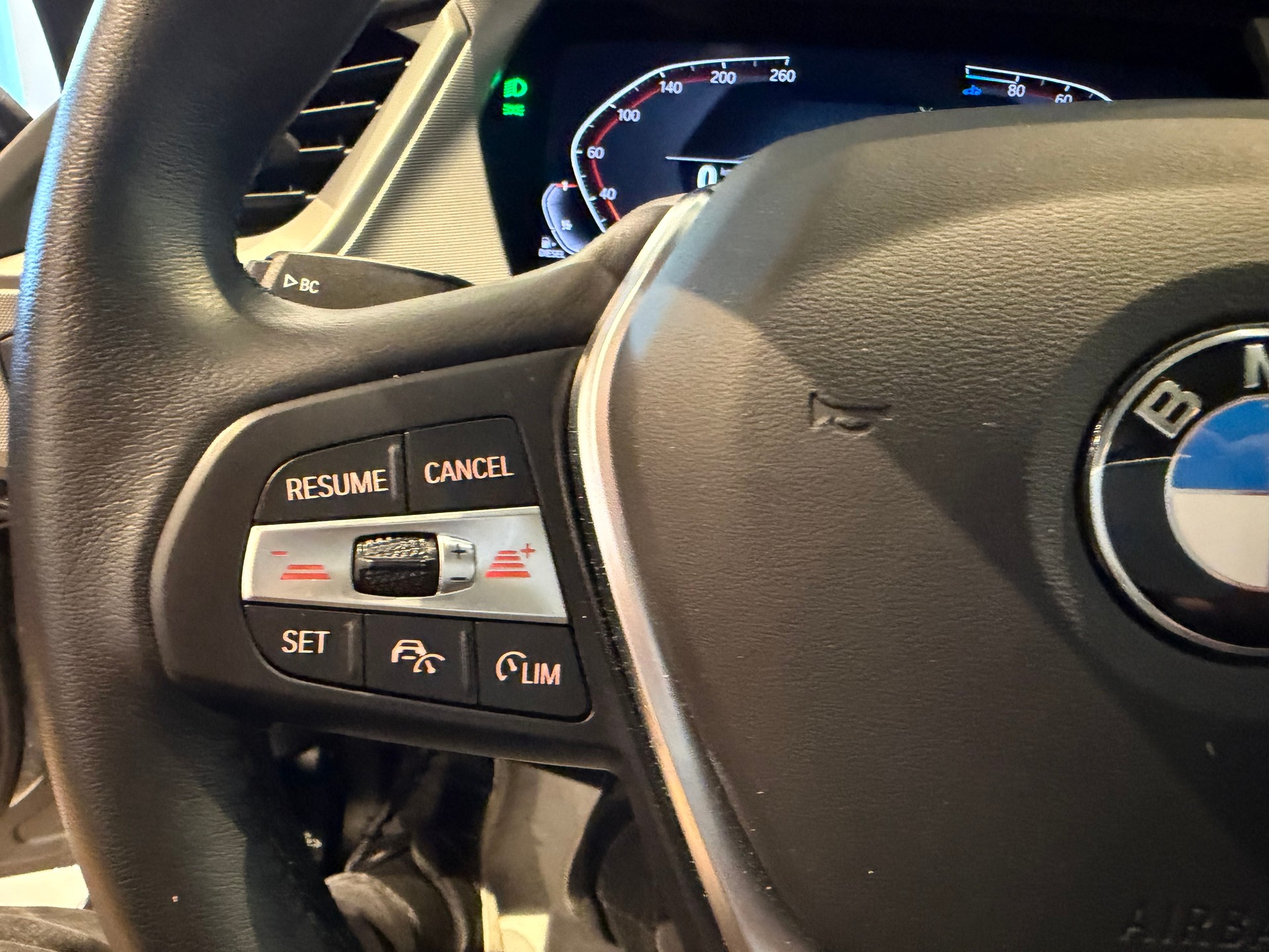 BMW 120d xDrive-image-18