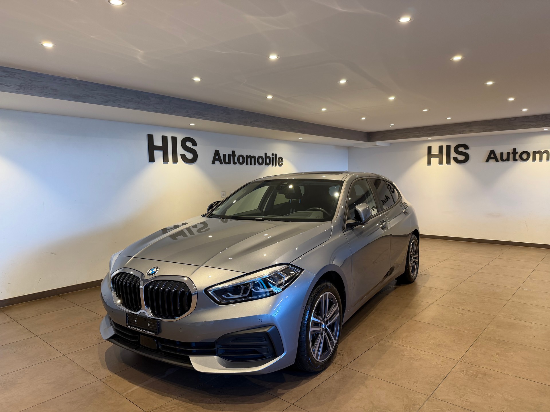 BMW 120d xDrive-image-0