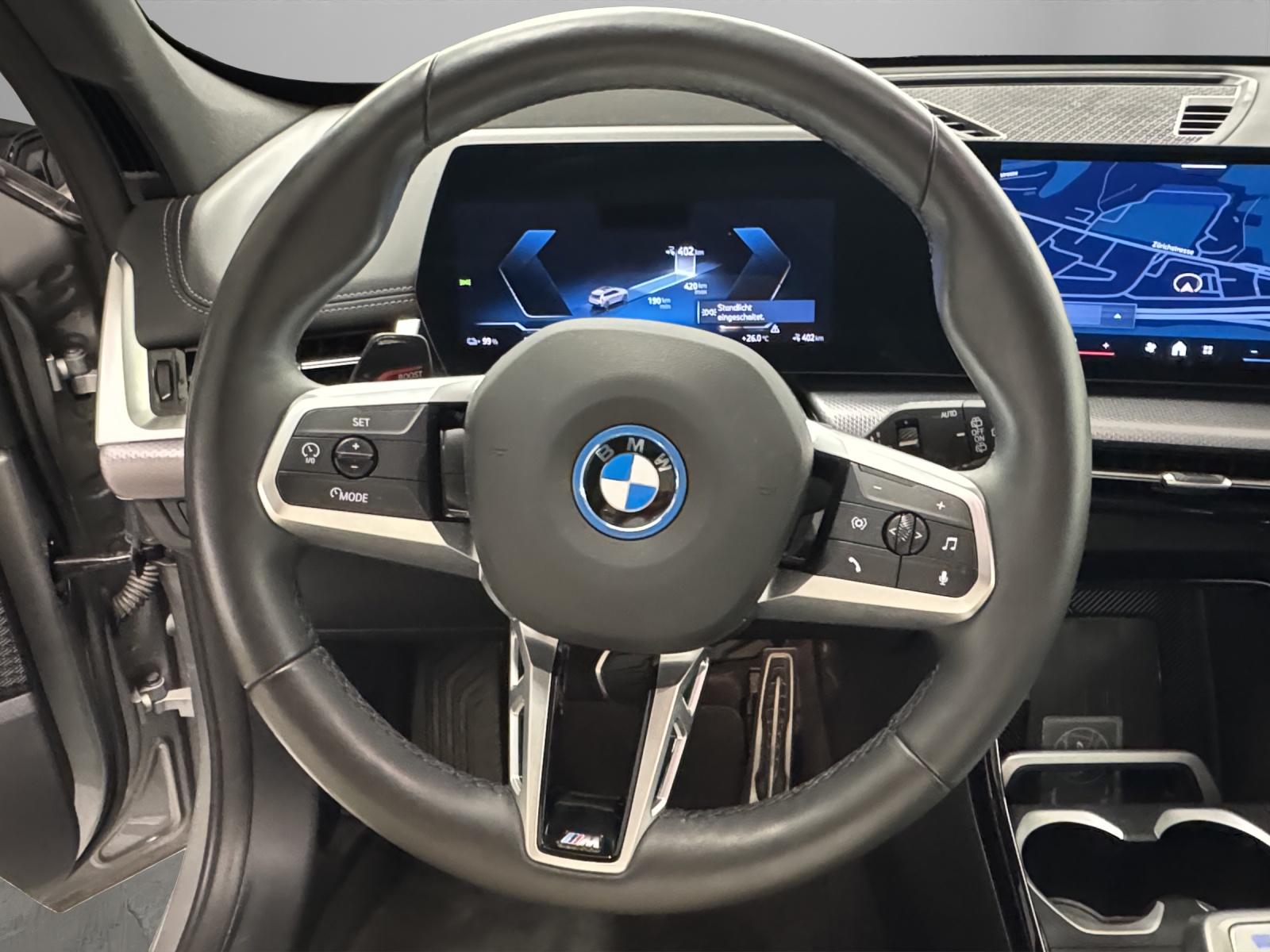 BMW iX1 30 xDrive-image-15