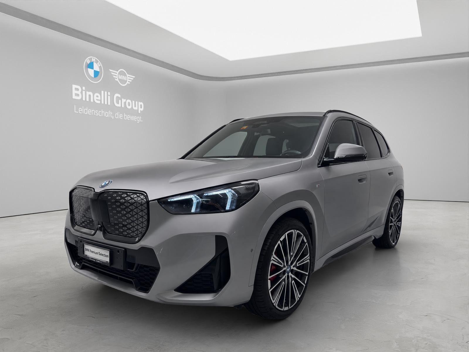 BMW iX1 30 xDrive-image-0