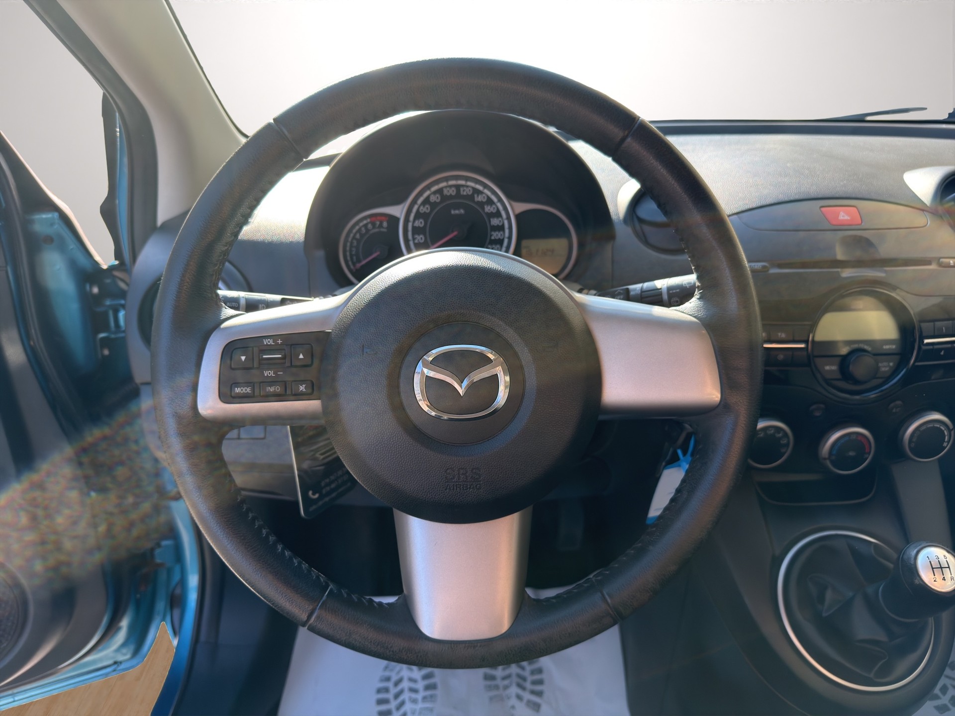 MAZDA 2 1.3i 16V Exclusive-image-9