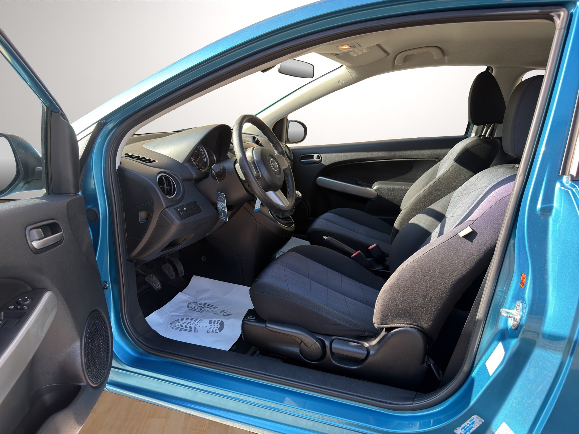 MAZDA 2 1.3i 16V Exclusive-image-8