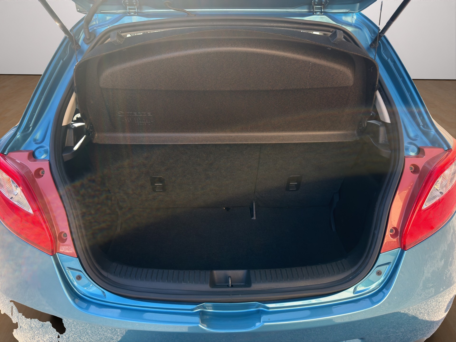 MAZDA 2 1.3i 16V Exclusive-image-14