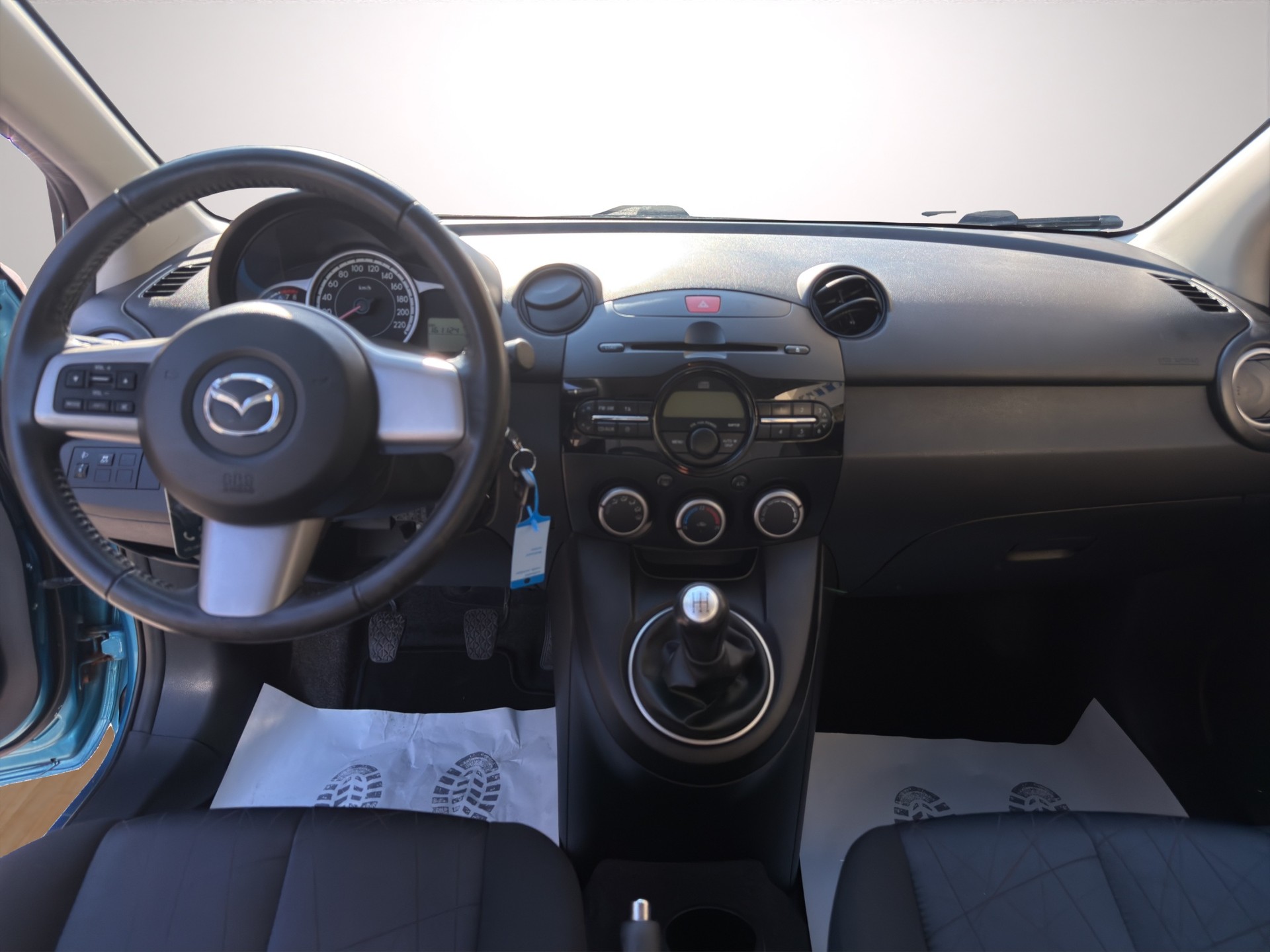 MAZDA 2 1.3i 16V Exclusive-image-12
