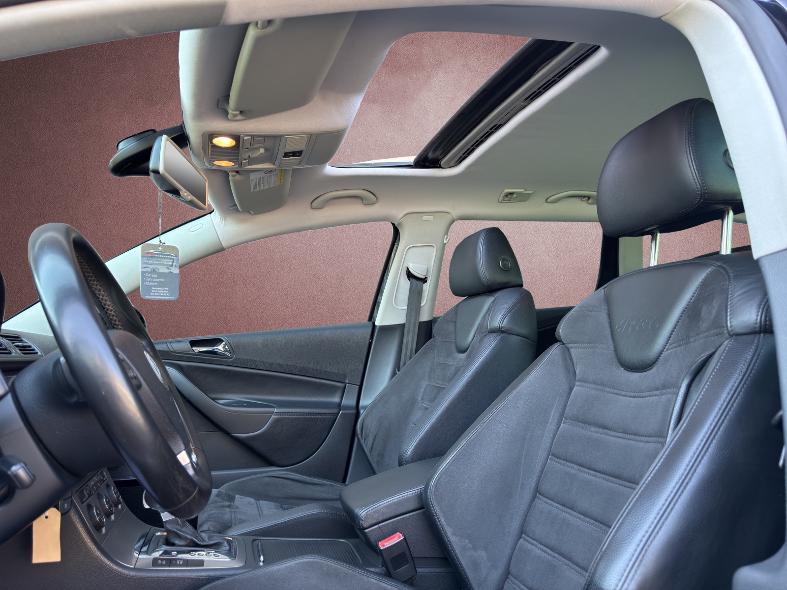 VW Passat Variant R36 4Motion-image-11