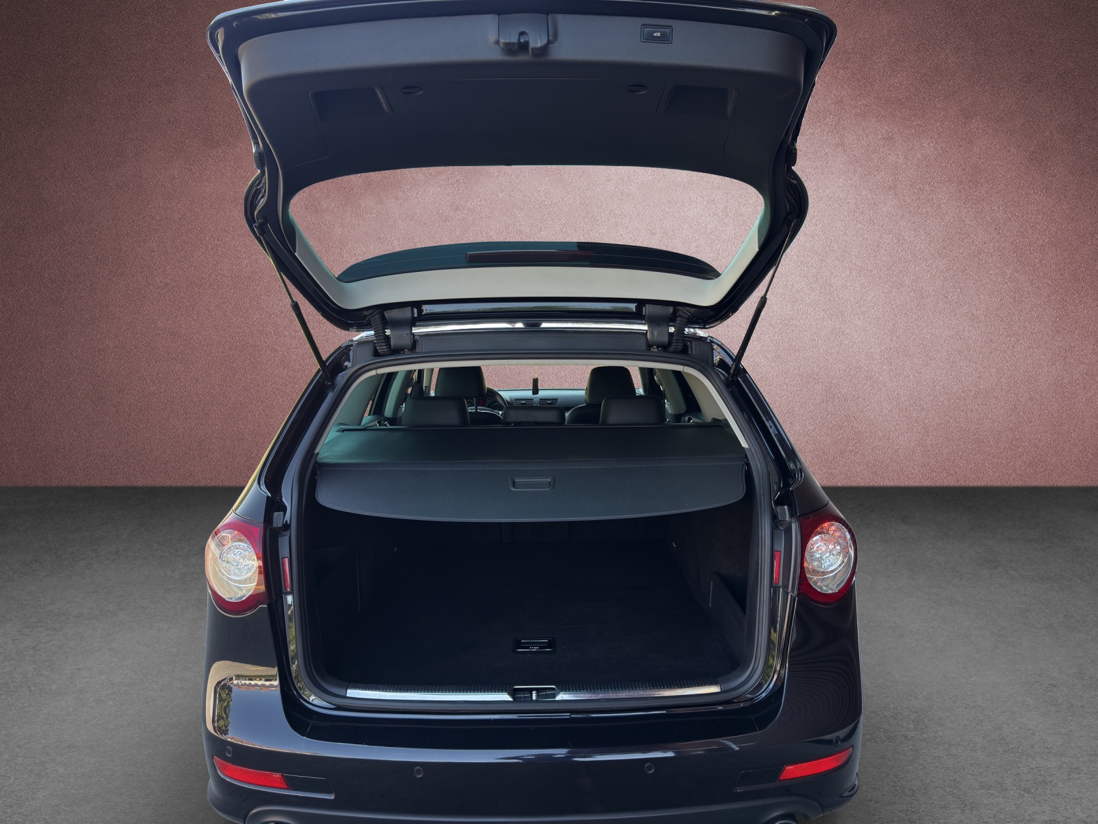 VW Passat Variant R36 4Motion-image-12