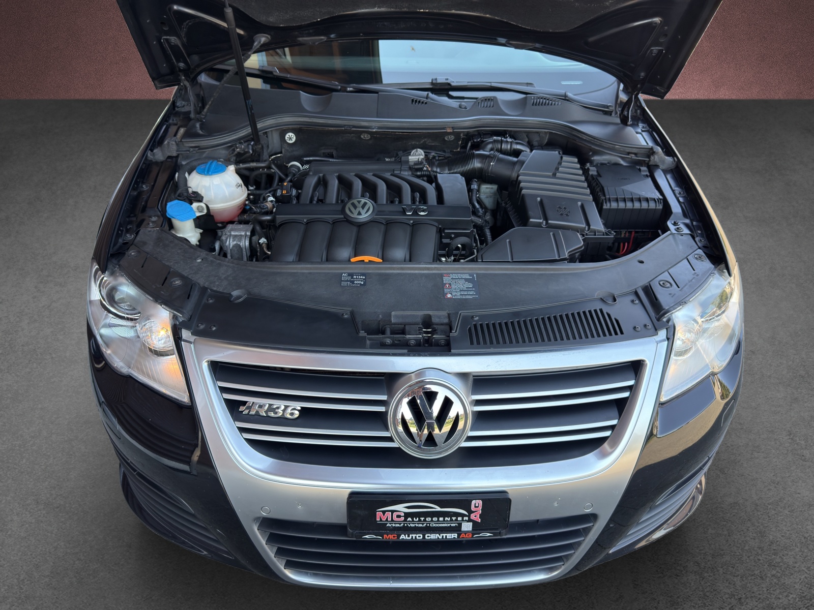 VW Passat Variant R36 4Motion-image-13