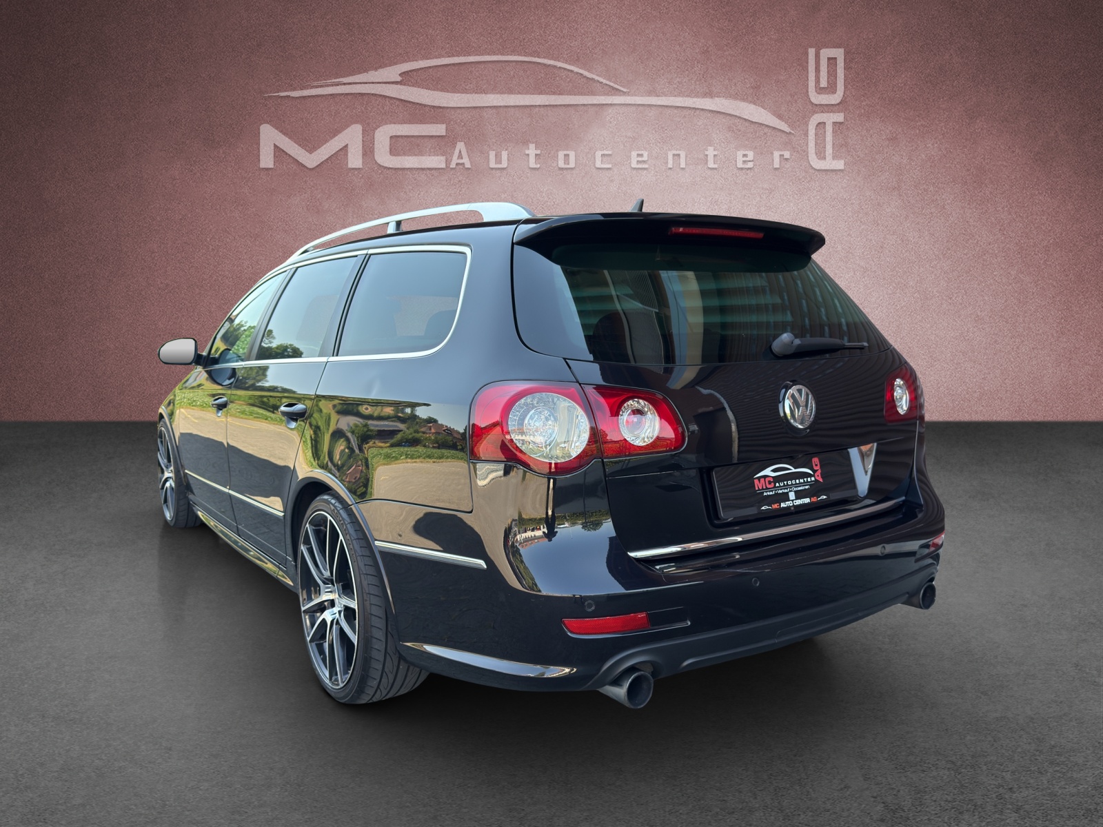 VW Passat Variant R36 4Motion-image-2