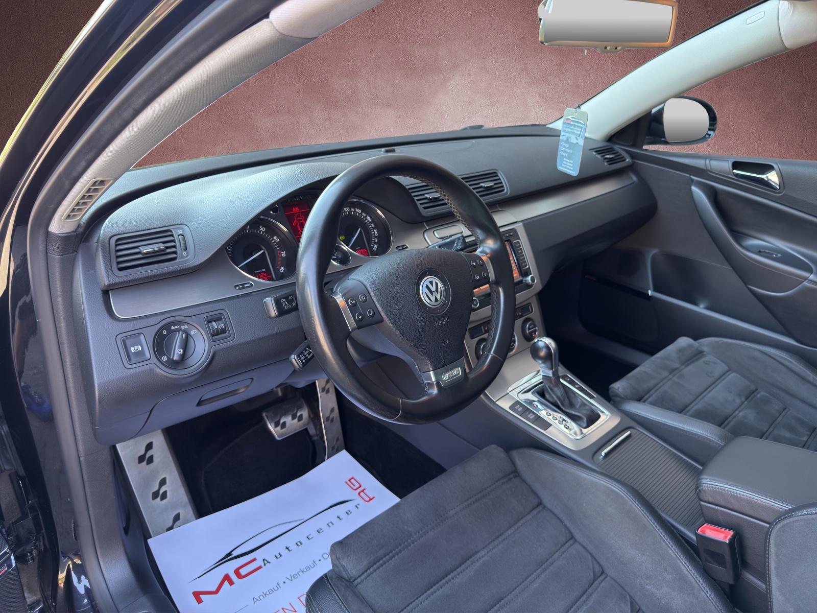 VW Passat Variant R36 4Motion-image-6