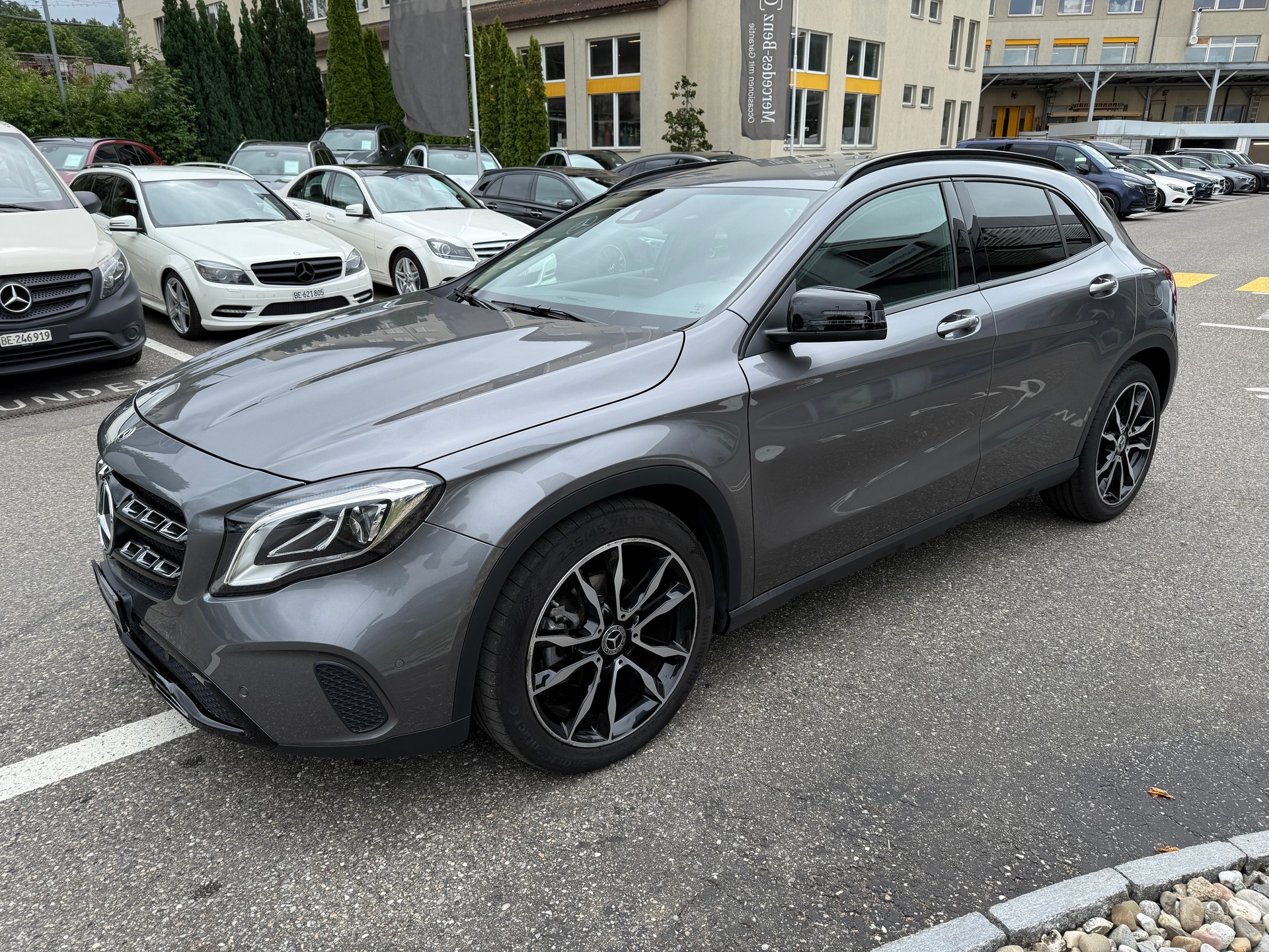 MERCEDES-BENZ GLA 200 Urban "Night Star"-image-2