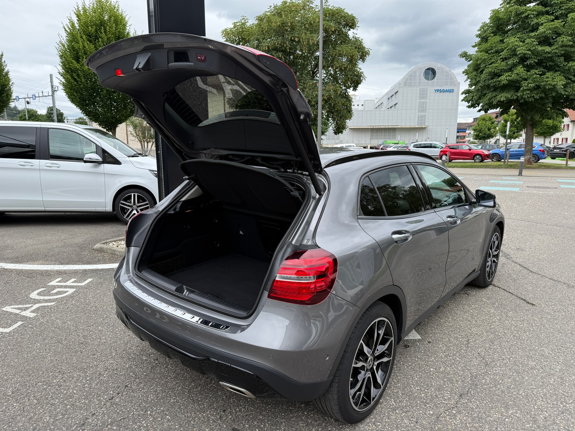 MERCEDES-BENZ GLA 200 Urban "Night Star"-image-7