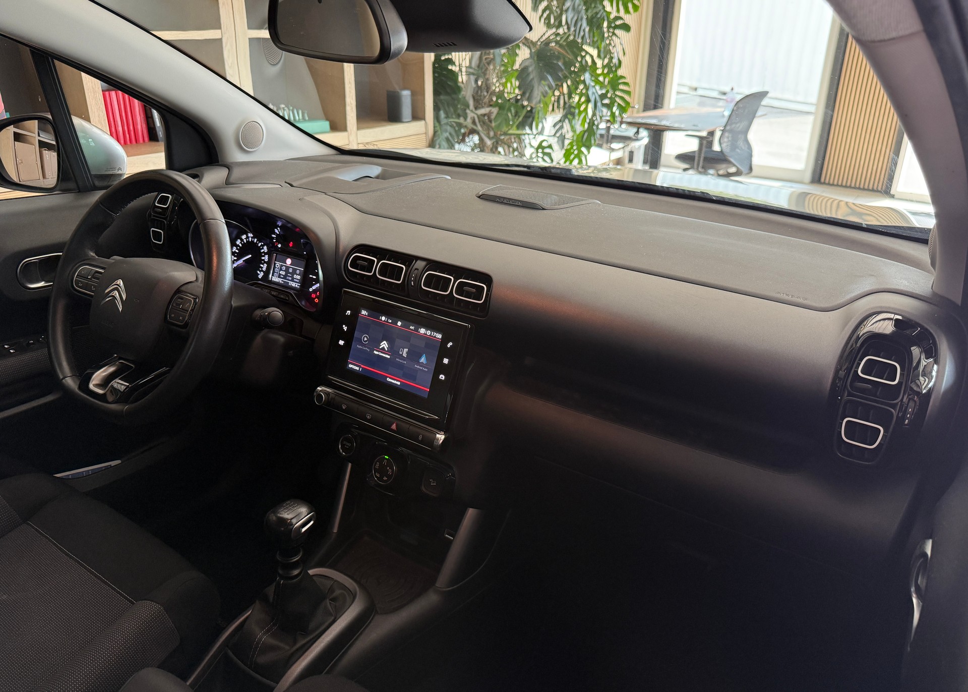 CITROEN C3 Aircross 1.2i PureTech Shine-image-9