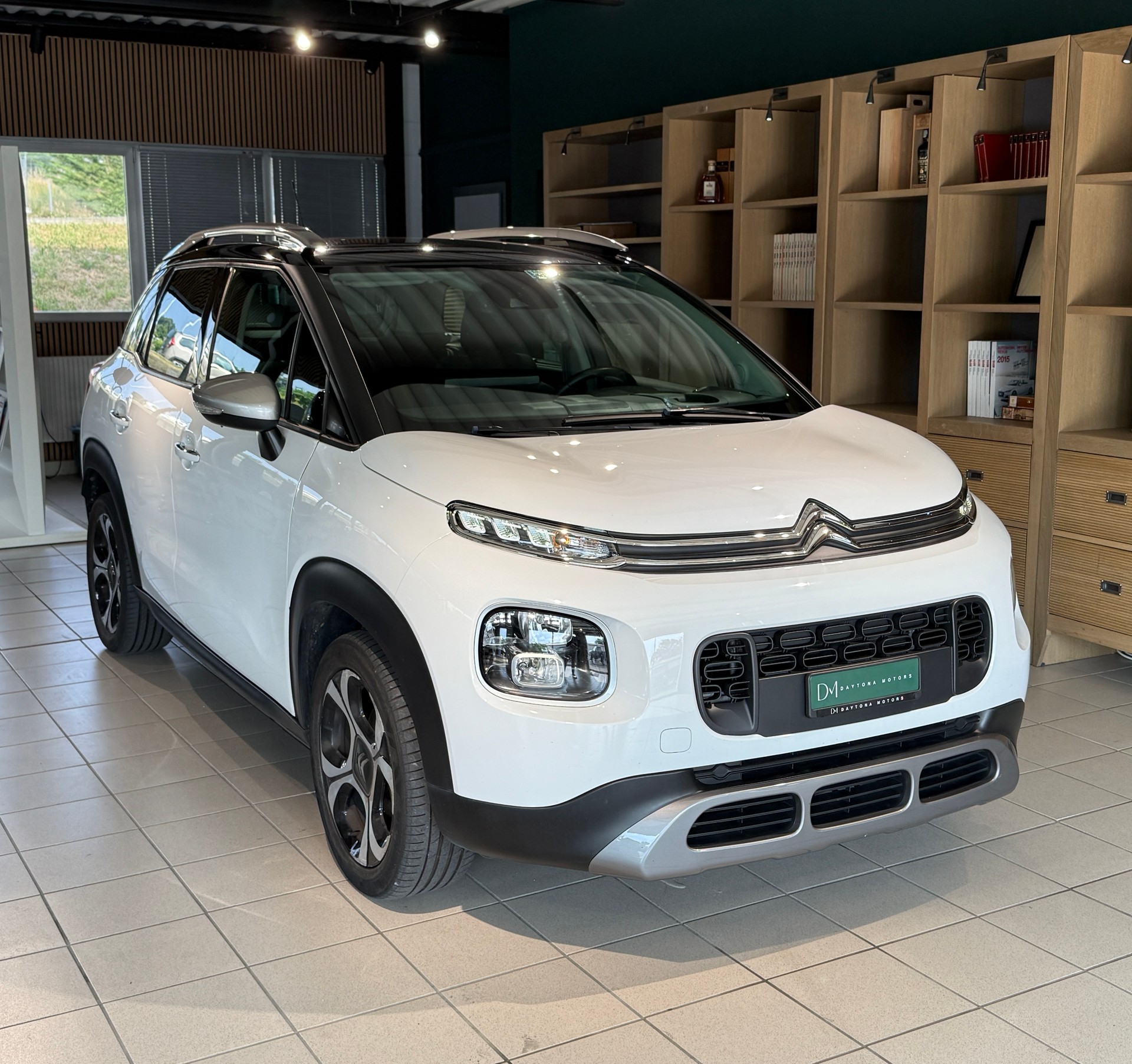 CITROEN C3 Aircross 1.2i PureTech Shine-image-1