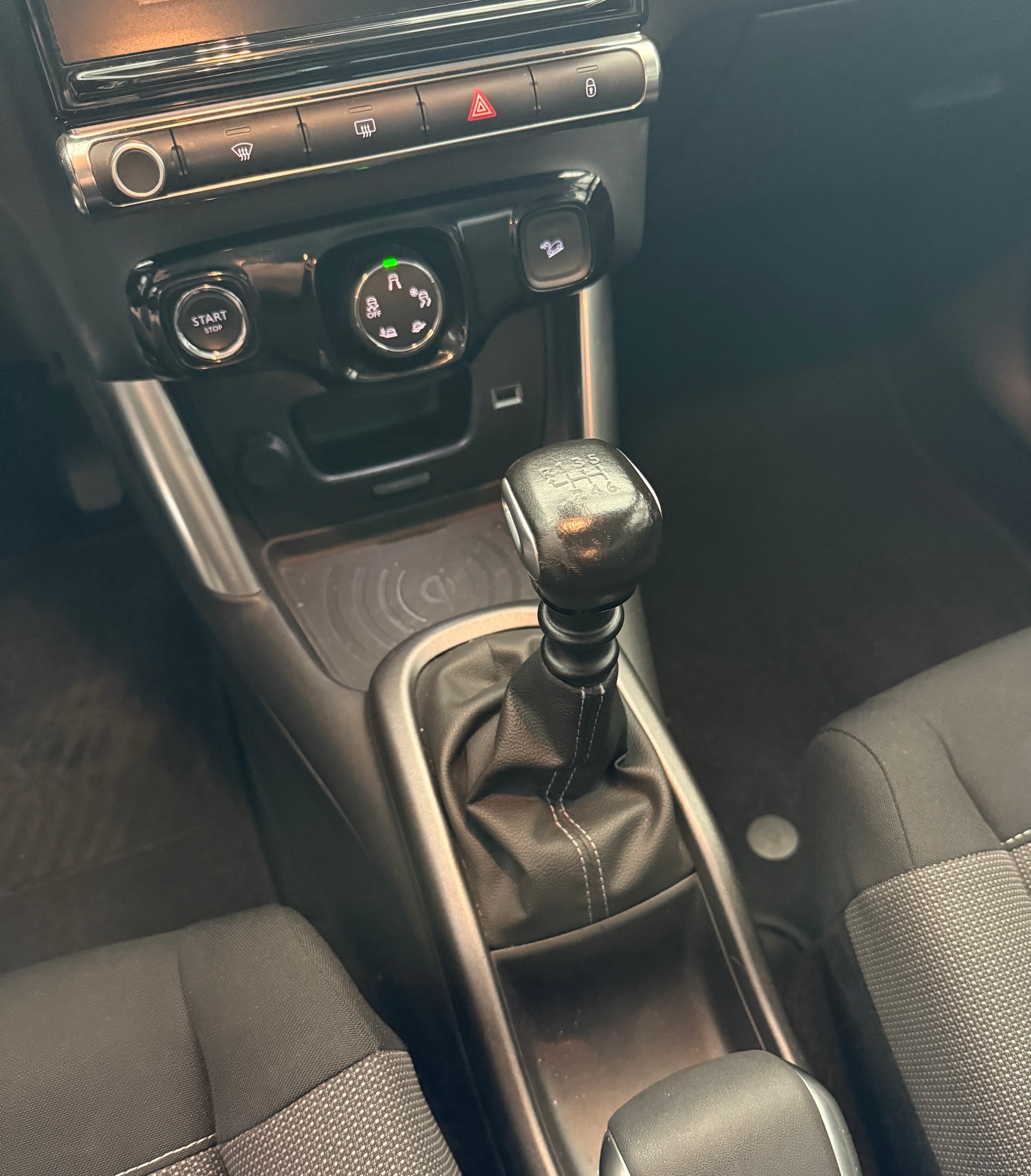 CITROEN C3 Aircross 1.2i PureTech Shine-image-8