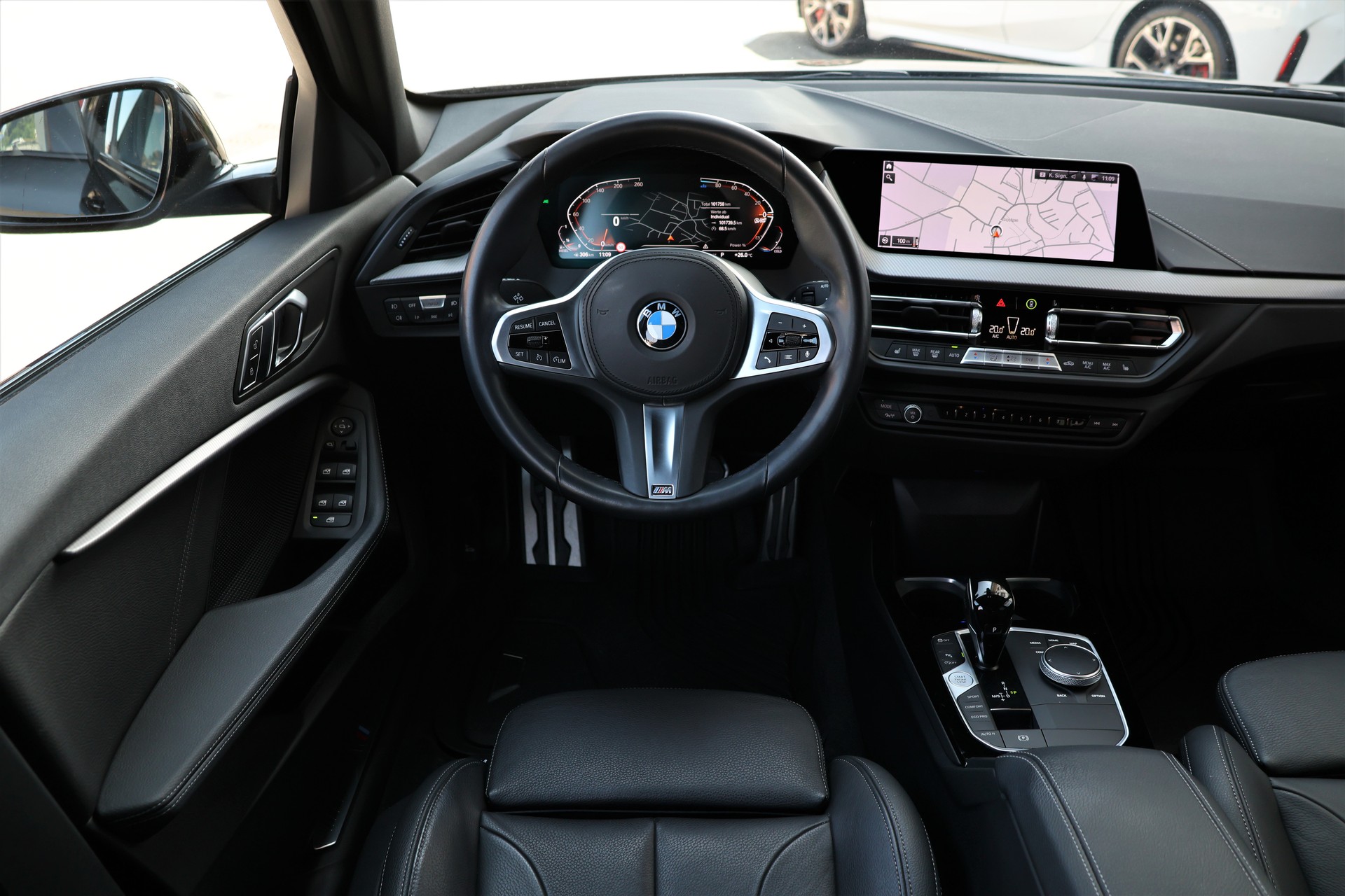 BMW 120d xDrive Steptronic M Sport (CH)-image-12