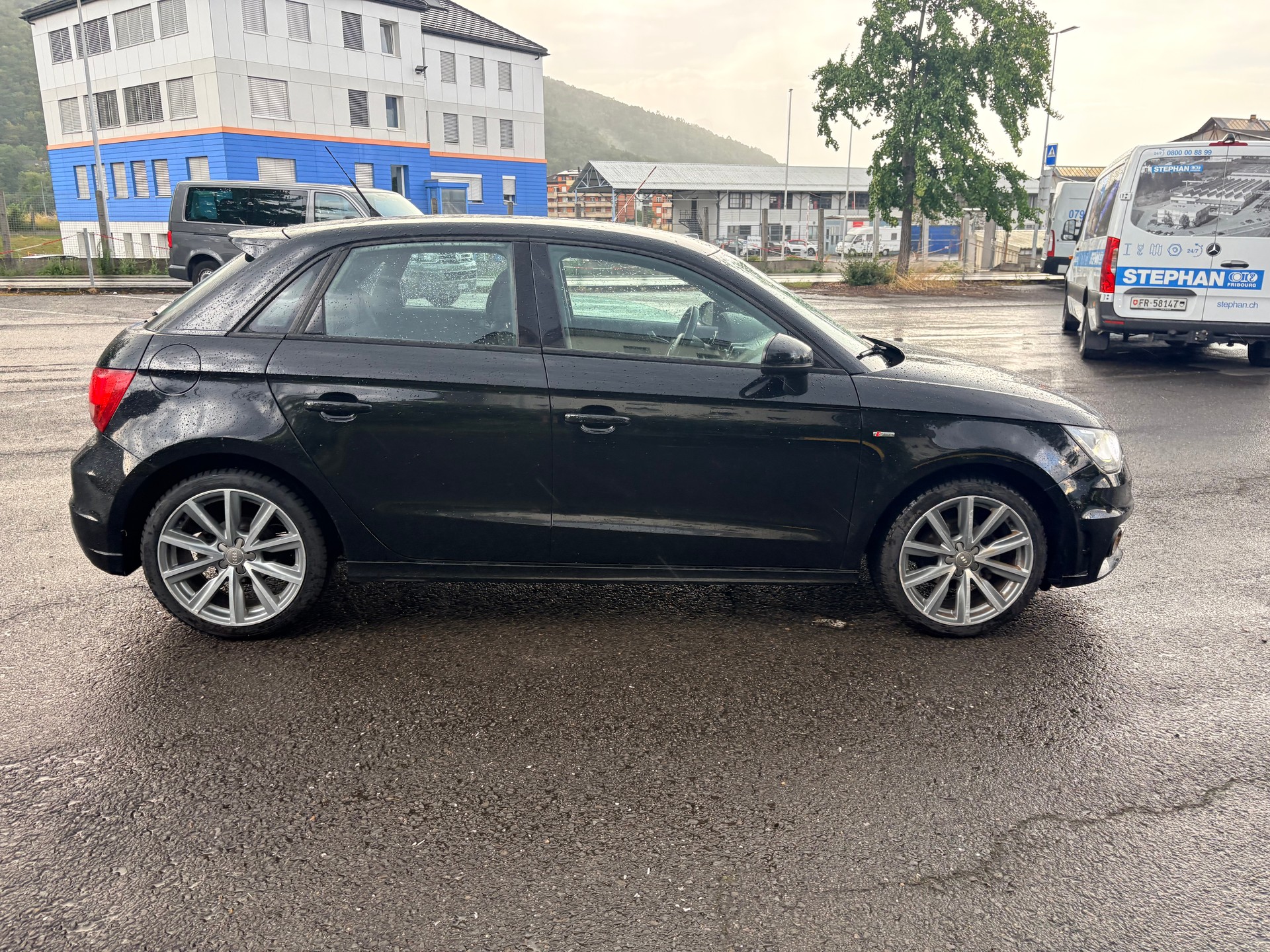 AUDI A1 Sportback 1.6 TDI Ambition-image-4