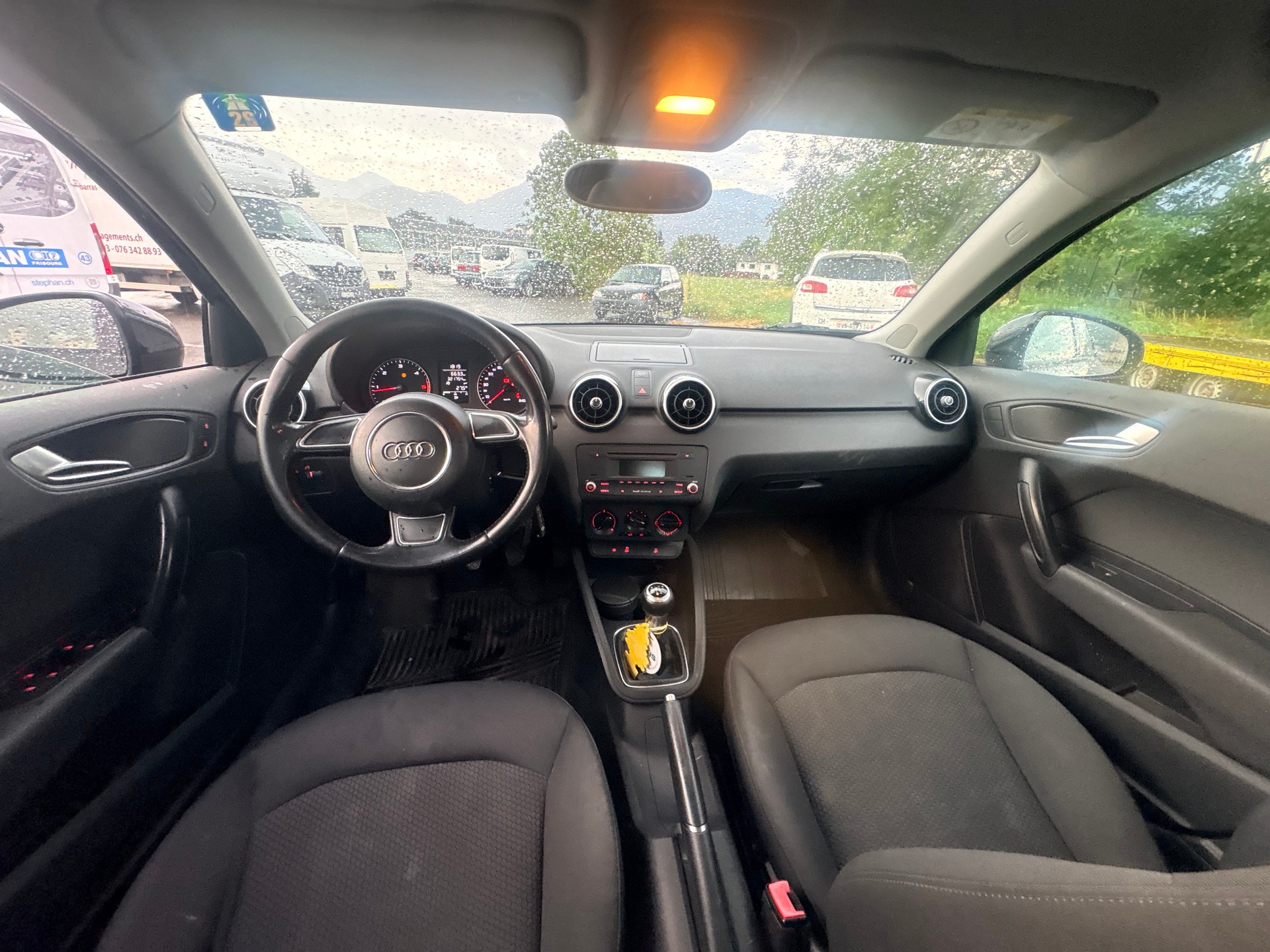 AUDI A1 Sportback 1.6 TDI Ambition-image-5