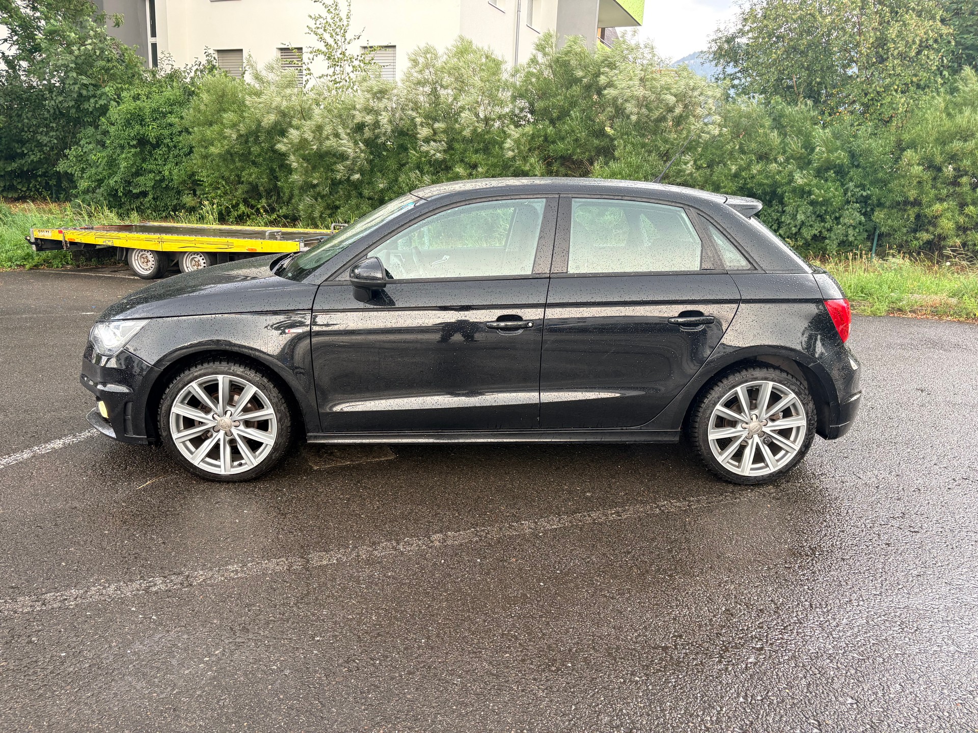 AUDI A1 Sportback 1.6 TDI Ambition-image-3