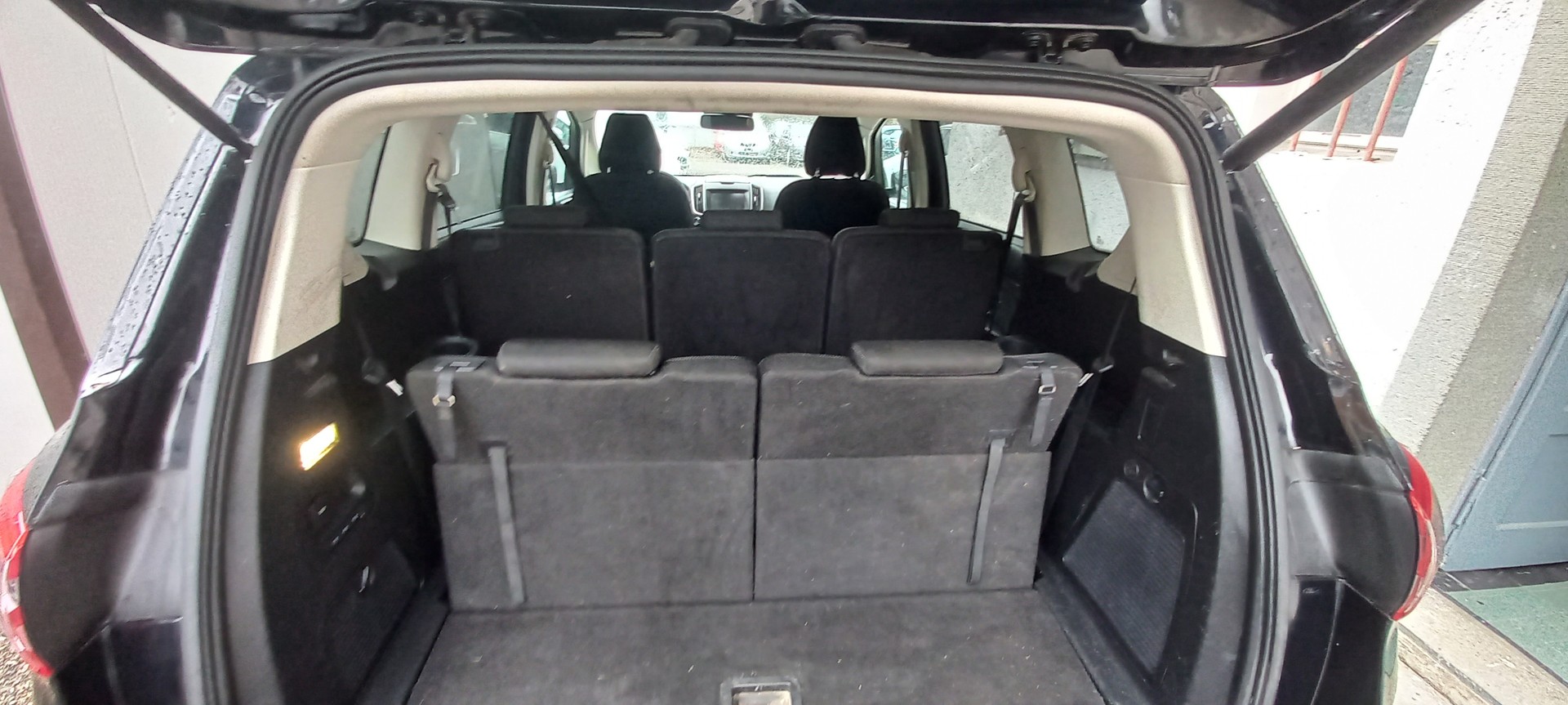 FORD S-Max 2.0 TDCi Titanium AWD-image-14