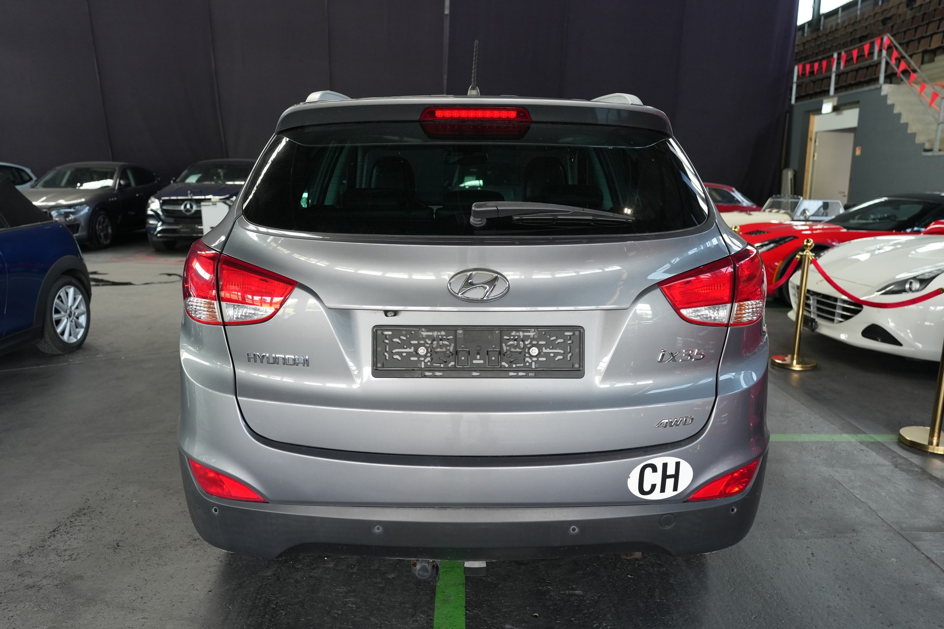 HYUNDAI iX 35 2.0 Style 4WD Automatic-image-2