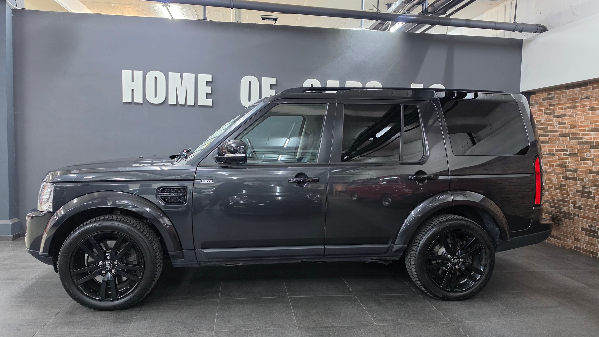 LAND ROVER Discovery 3.0 SDV6 HSE Automatic-image-3