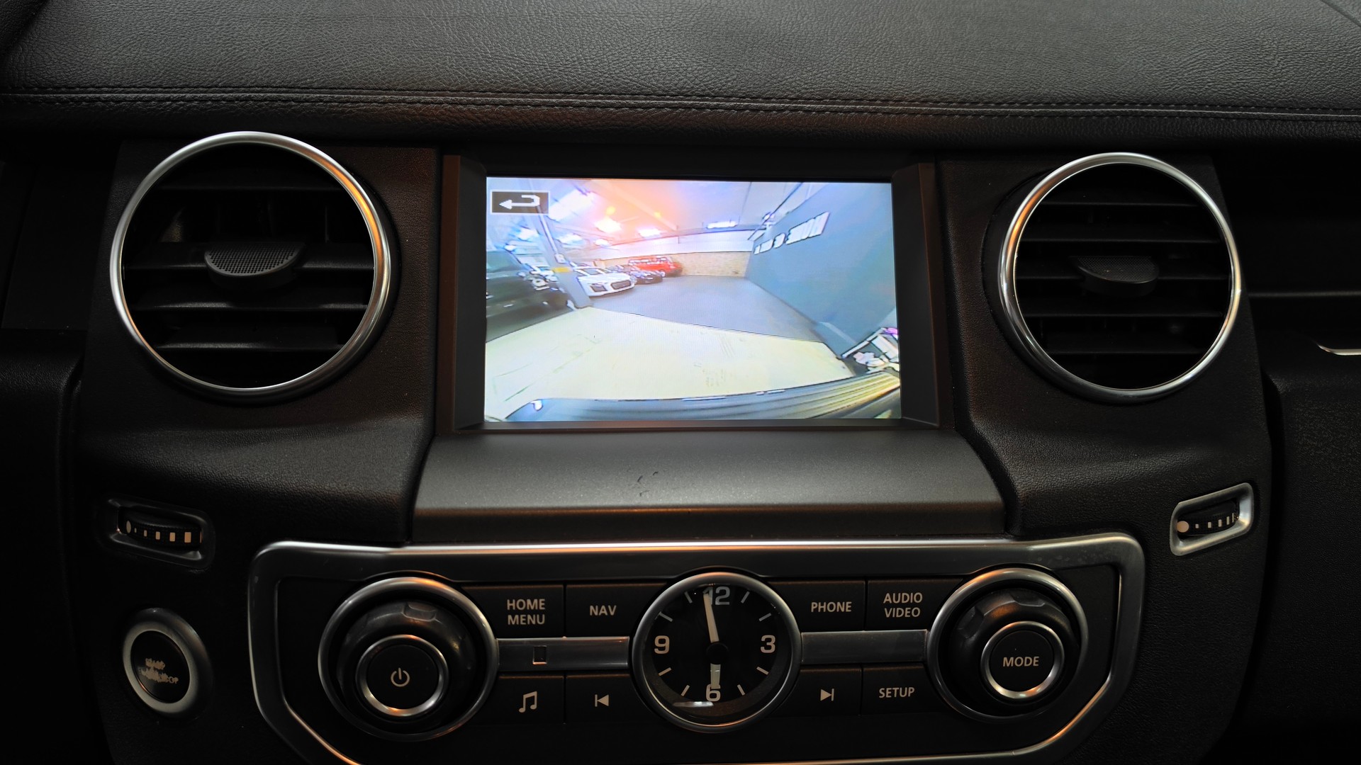 LAND ROVER Discovery 3.0 SDV6 HSE Automatic-image-27