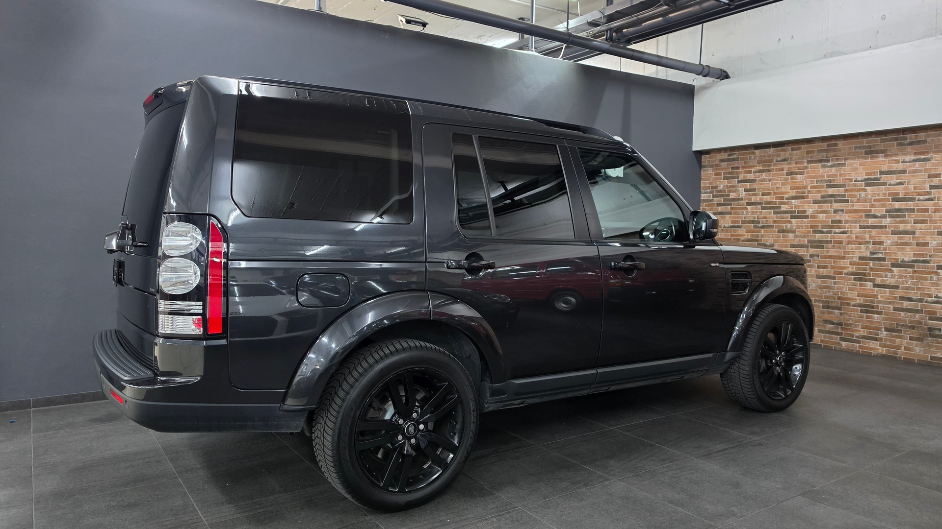 LAND ROVER Discovery 3.0 SDV6 HSE Automatic-image-9