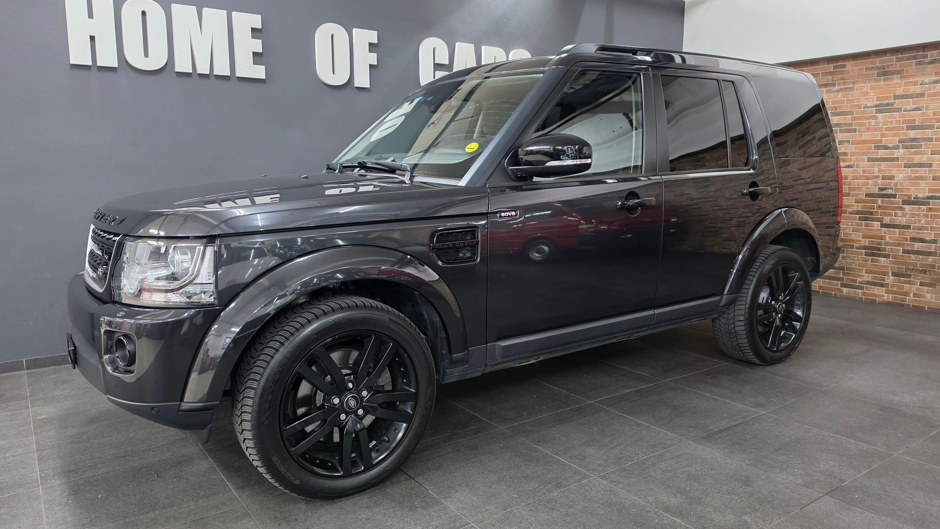 LAND ROVER Discovery 3.0 SDV6 HSE Automatic-image-2
