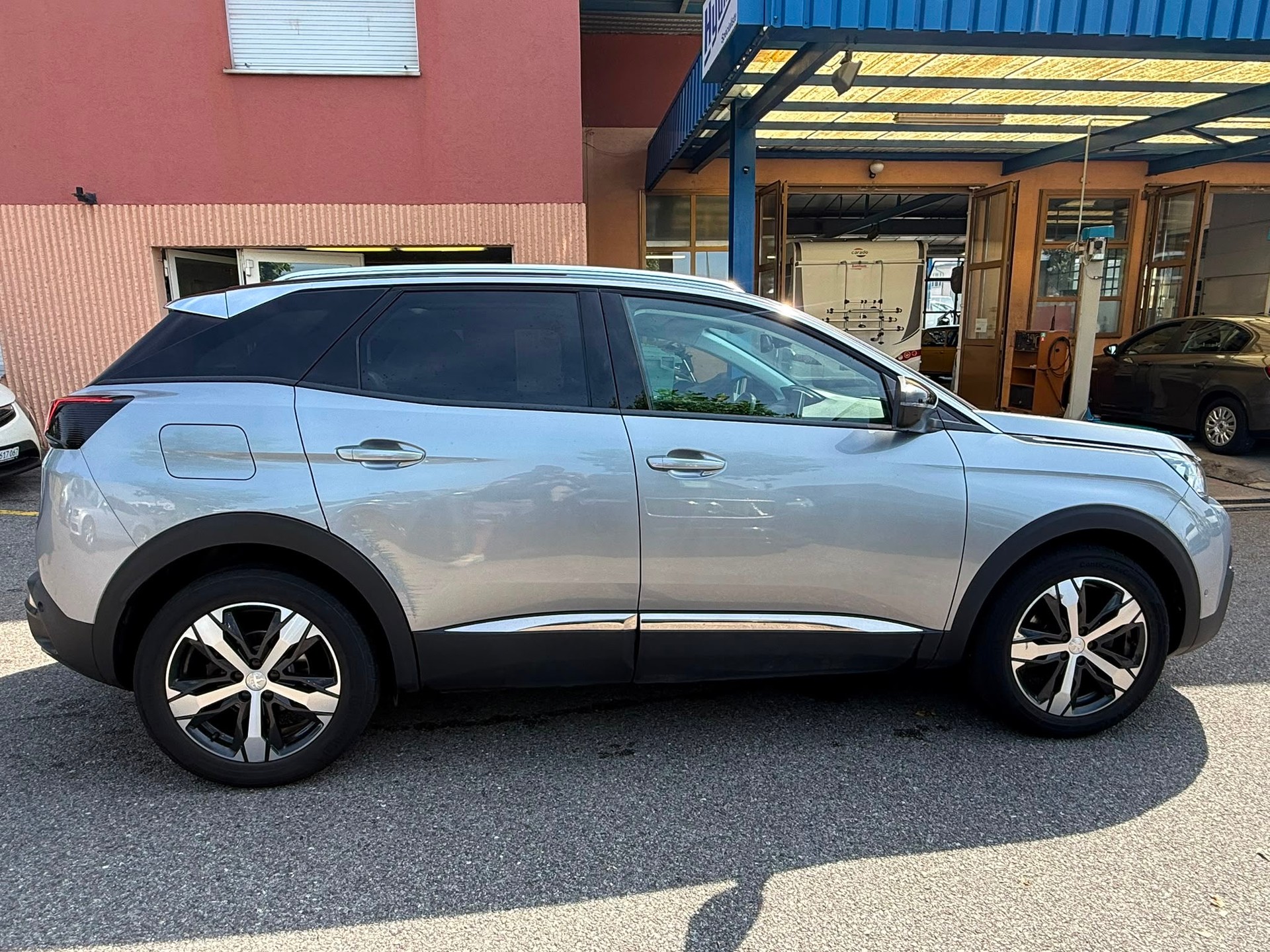 PEUGEOT 3008 1.6 BlueHDi Active EAT-image-4