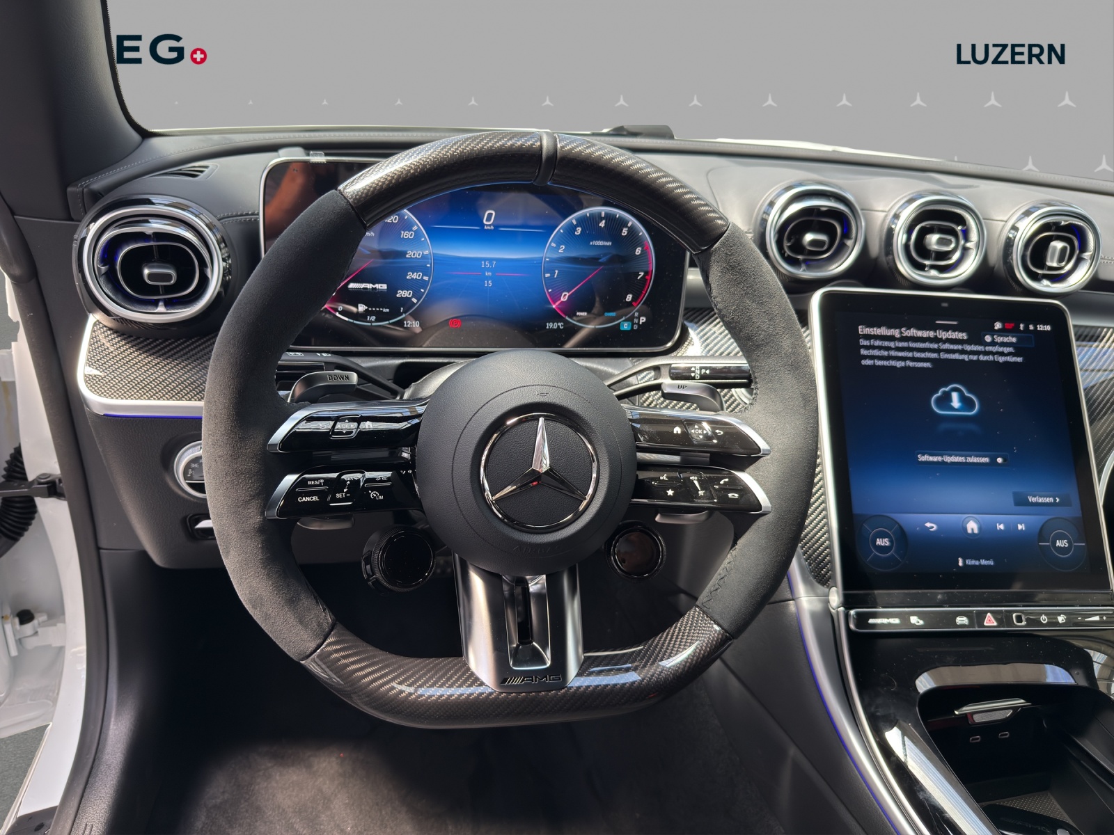 MERCEDES-BENZ CLE AMG 53 Cabrio 4Matic+ 9G-Tronic-image-9