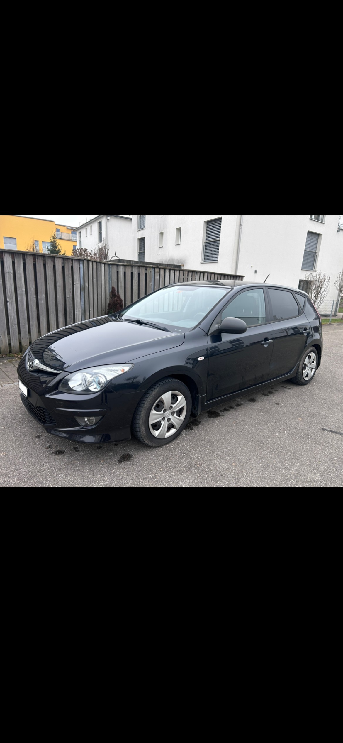 HYUNDAI i30-image-1