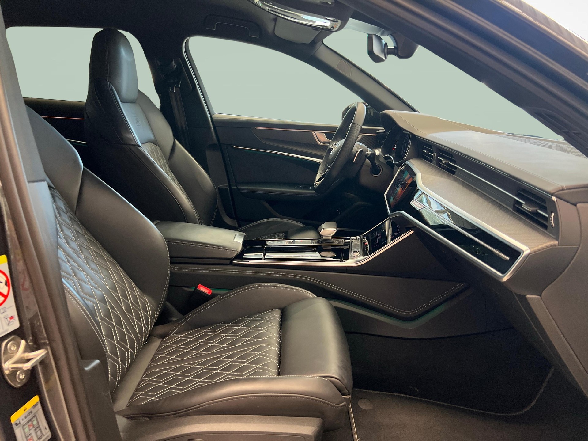 AUDI A6 Avant 2.0 55 TFSI e Sport quattro S-Tronic-image-9