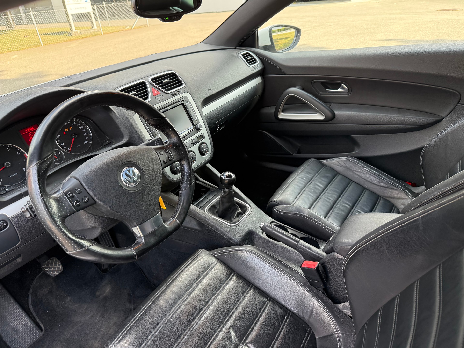 VW Scirocco 2.0 TSI-image-6