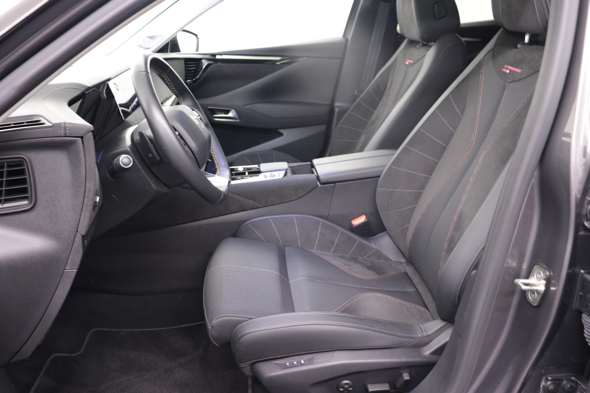 DS AUTOMOBILES 4 1.6 PureTech 225 Performance Line+-image-2