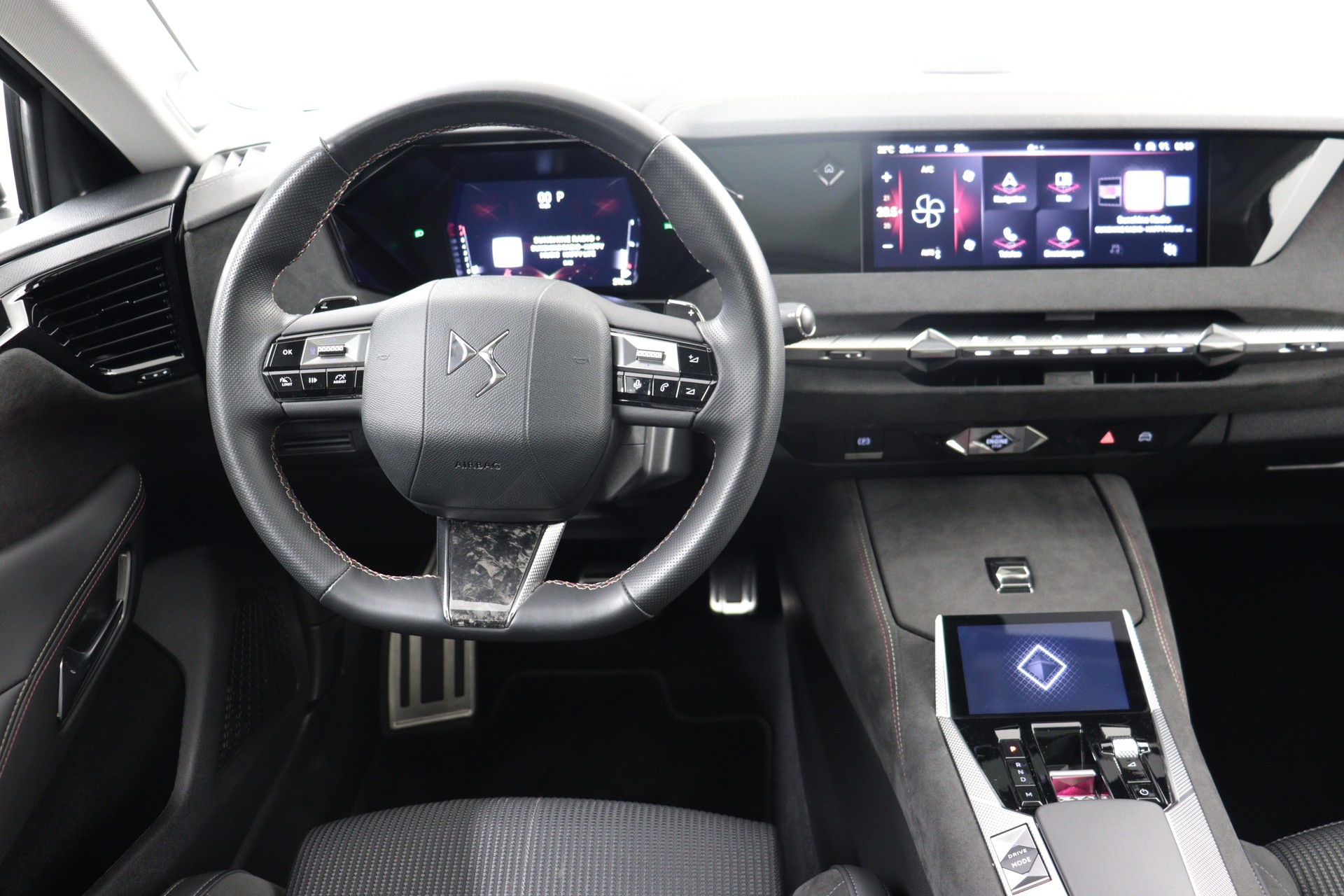 DS AUTOMOBILES 4 1.6 PureTech 225 Performance Line+-image-4
