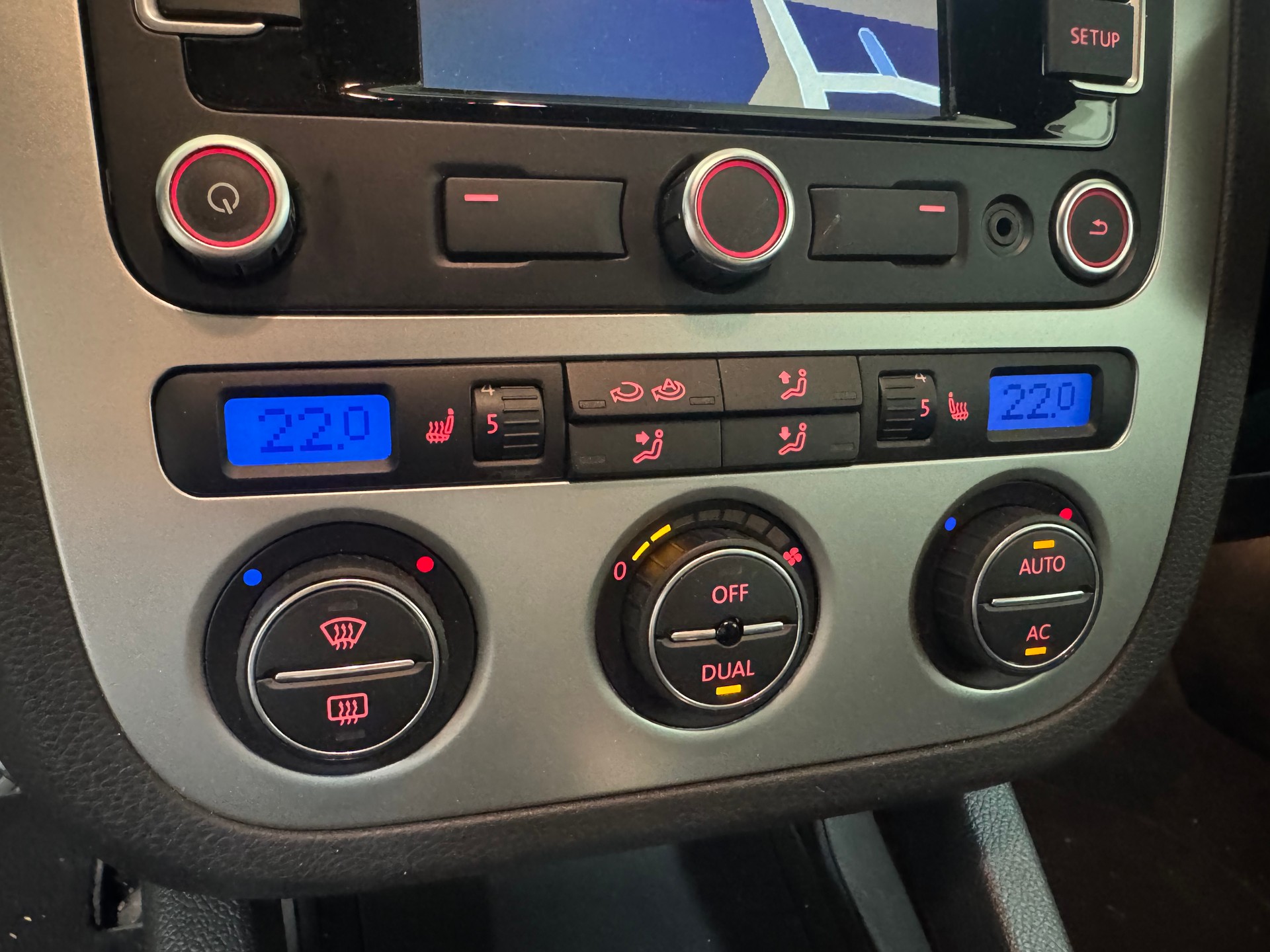 VW Scirocco 2.0 TSI DSG-image-16